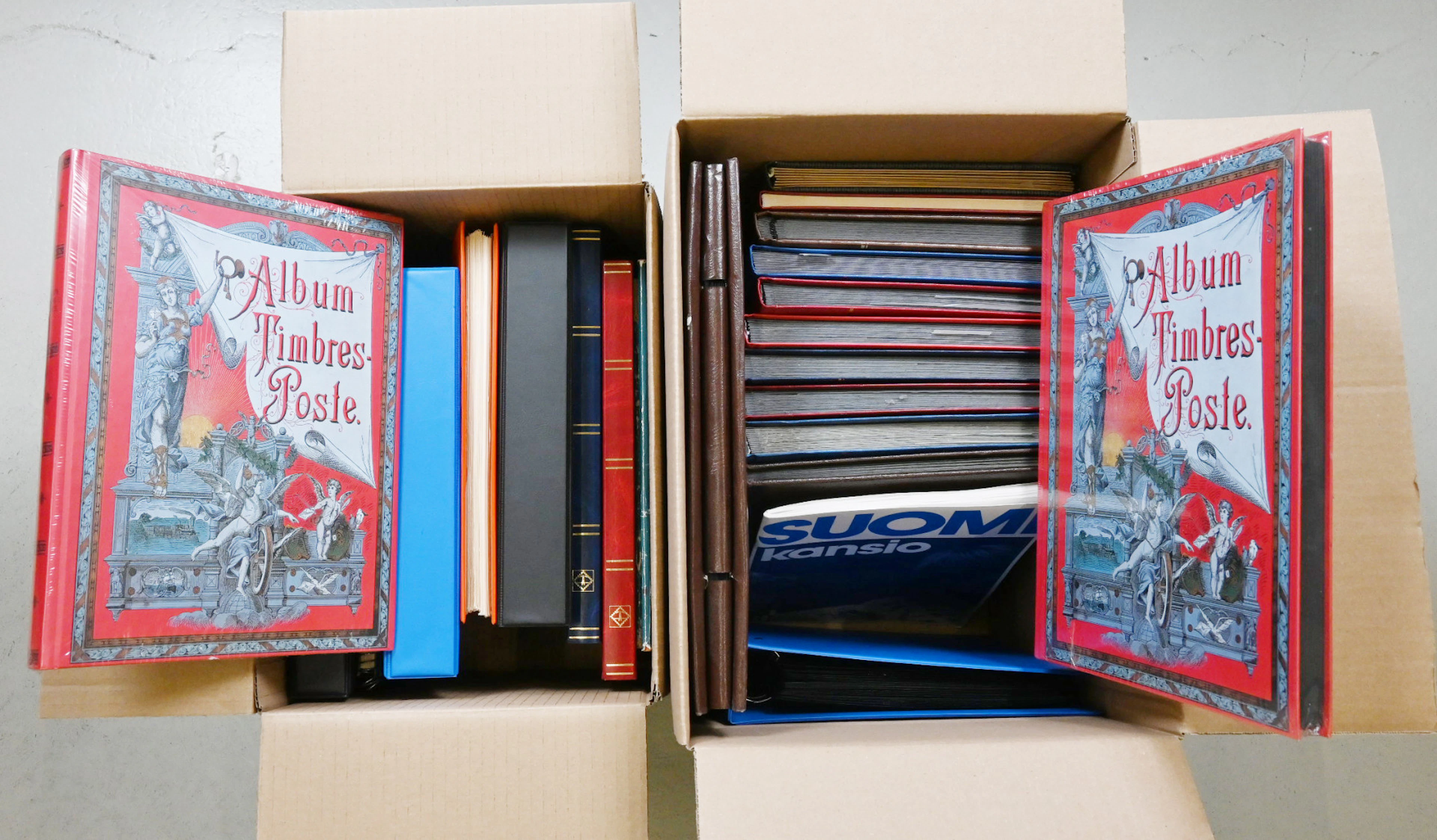 Albums, over 17 KG, mainly stockbooks, additionally four Finland albums