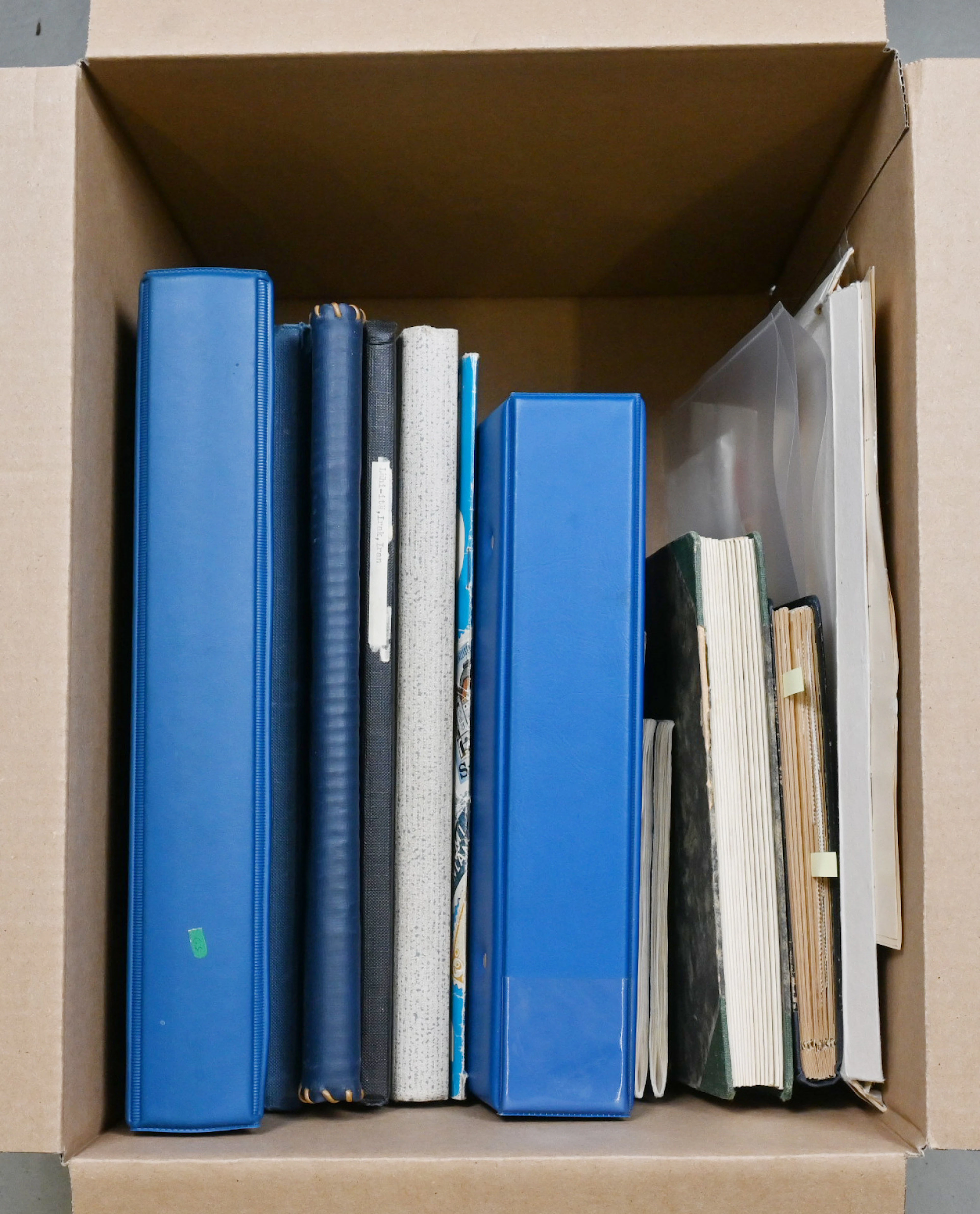 Mixed material in albums and stockbooks etc. Included eg. small Finland