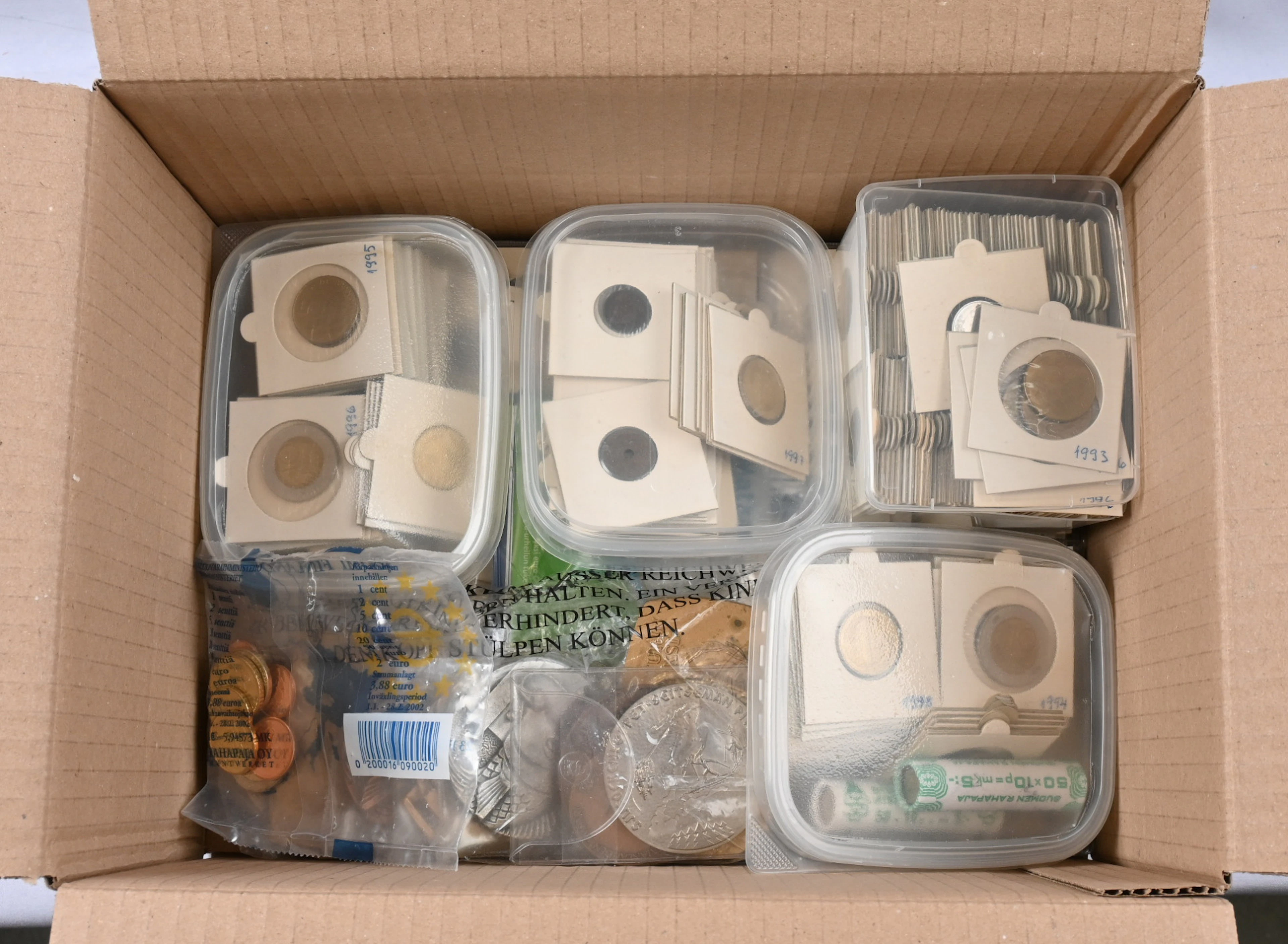 Selection of Finnish coins and medals, over 4 KG.