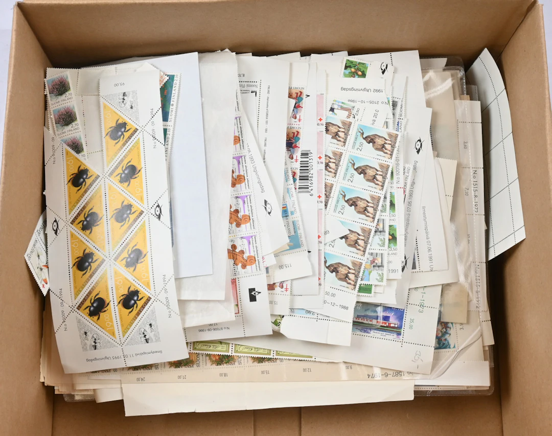 1970 - 1990s MNH ** sheets and sheet parts very mixed selection between