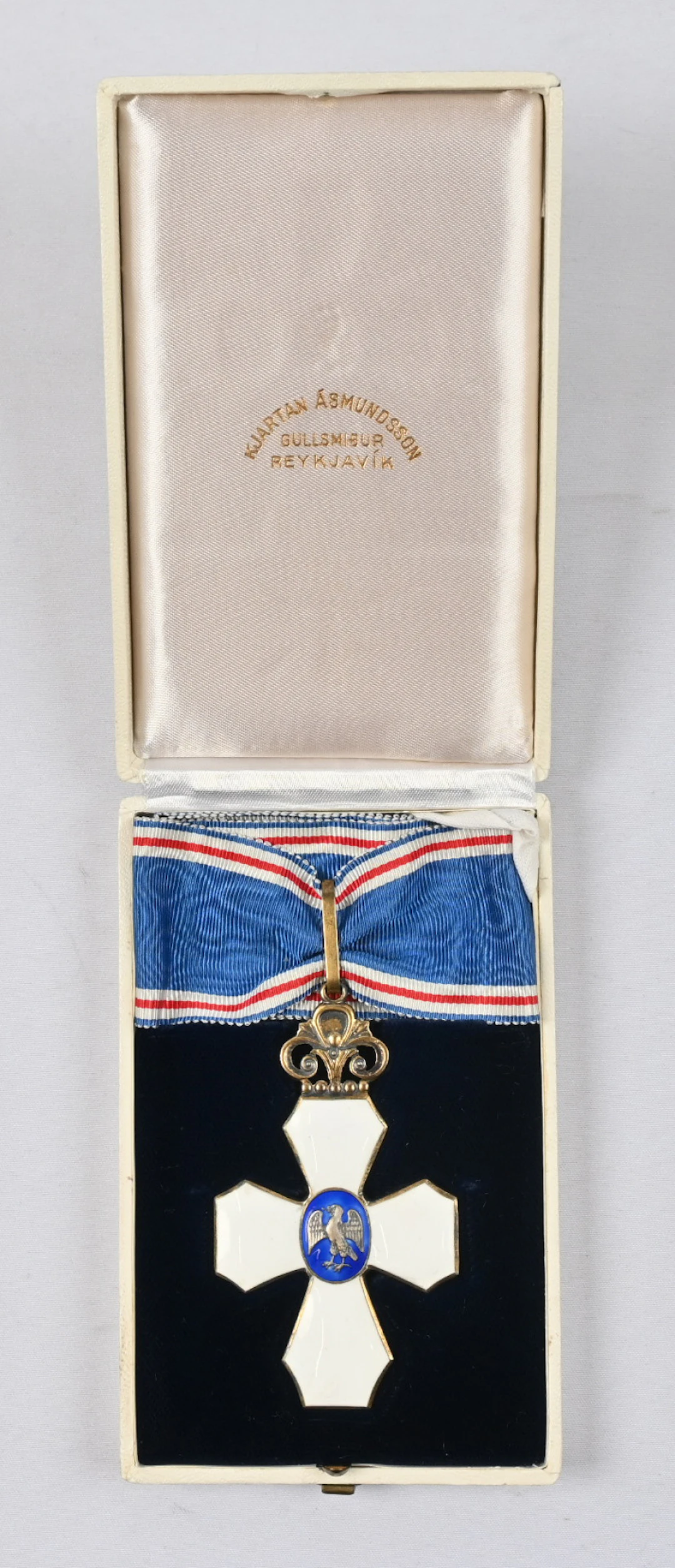 Commander's cross of the Icelandic Order of the Falcon in its box.