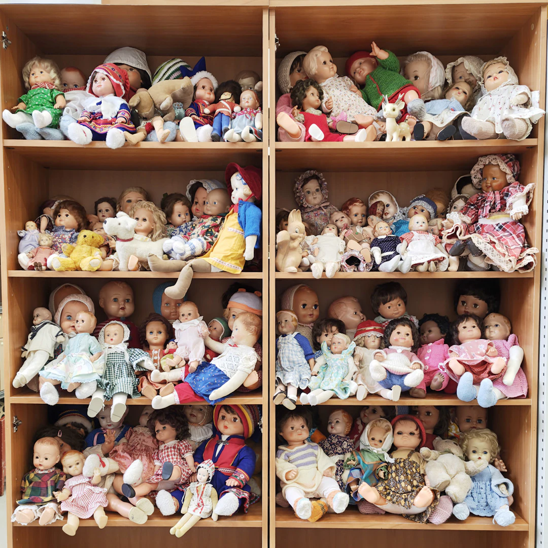 Toys, DOLL COLLECTION nearly 100 dolls and approximately 20 beds/strollers