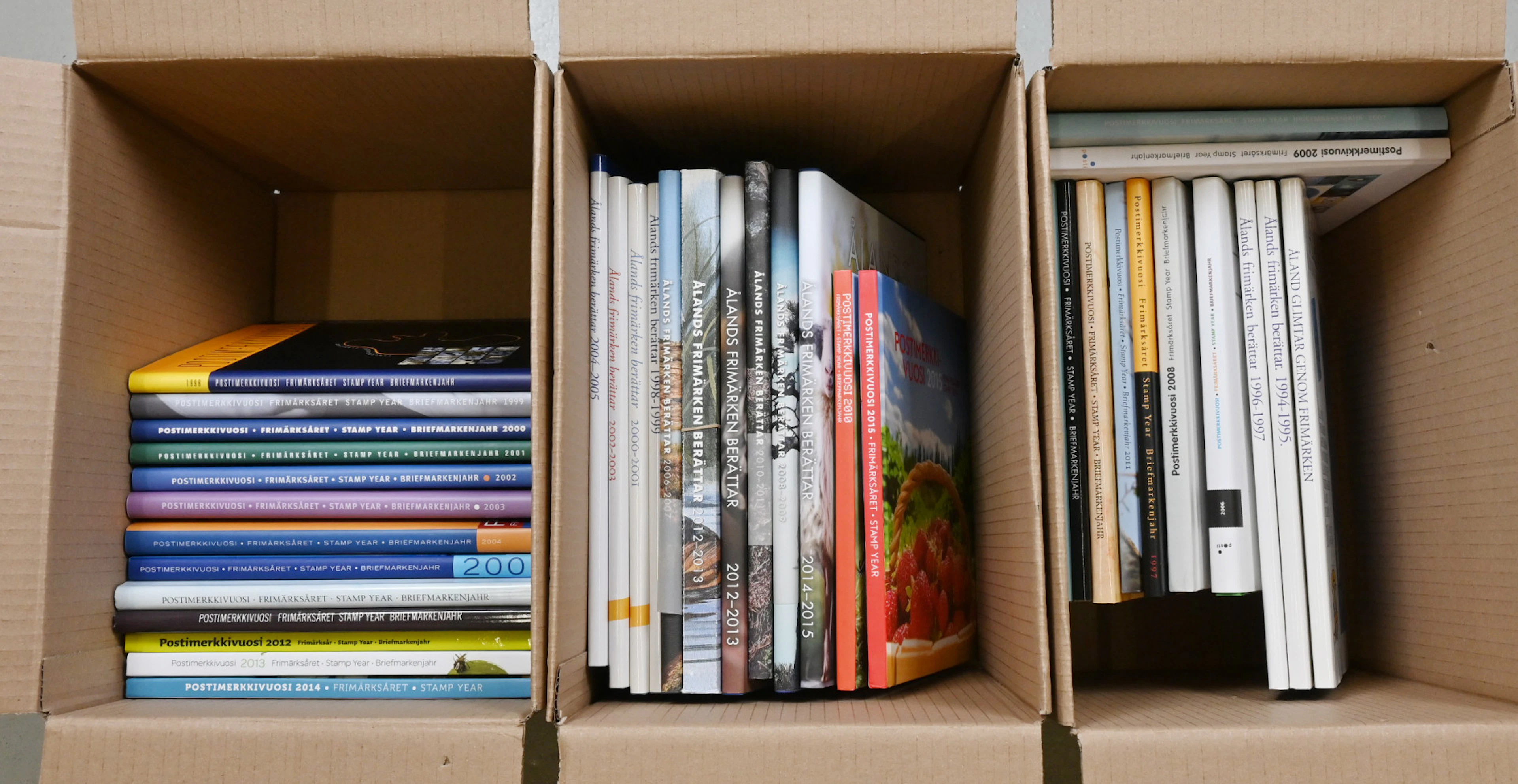 1991 - 2015 yearbooks 25 different + Aland Island yearbooks 1993 -