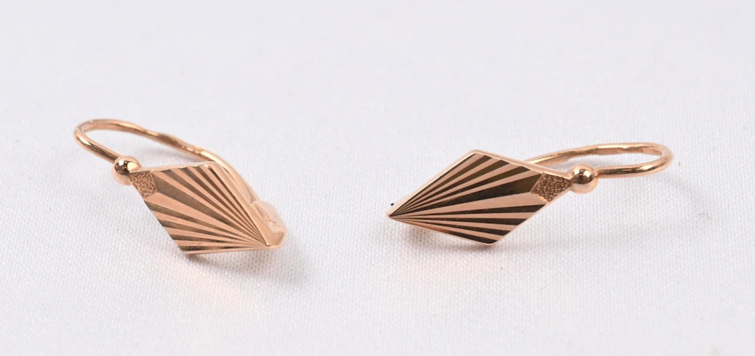 Earrings, gold (585) from the Soviet Union. Weight approximately 3.4 g.