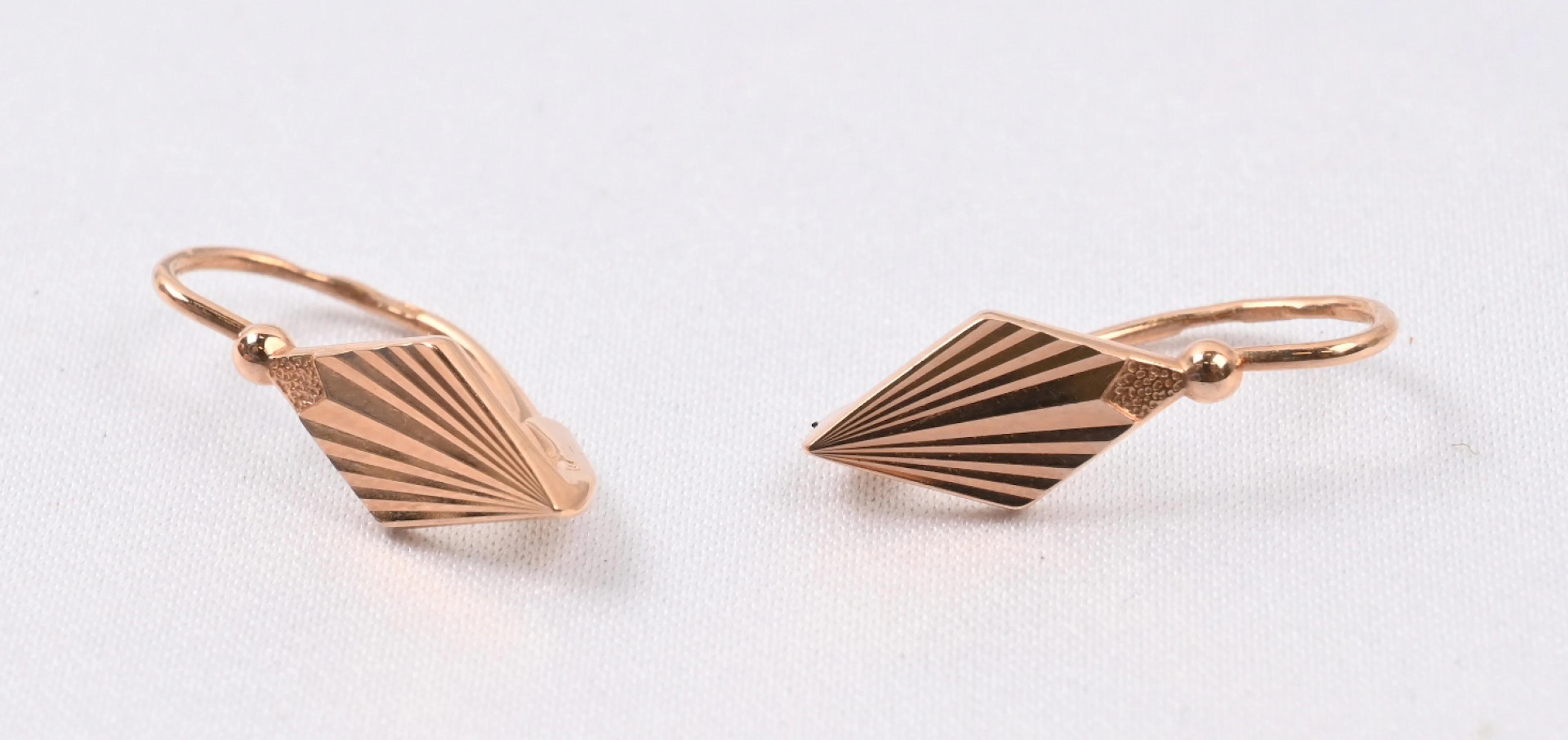 Earrings, gold (585) from the Soviet Union. Weight approximately 3.4 g.