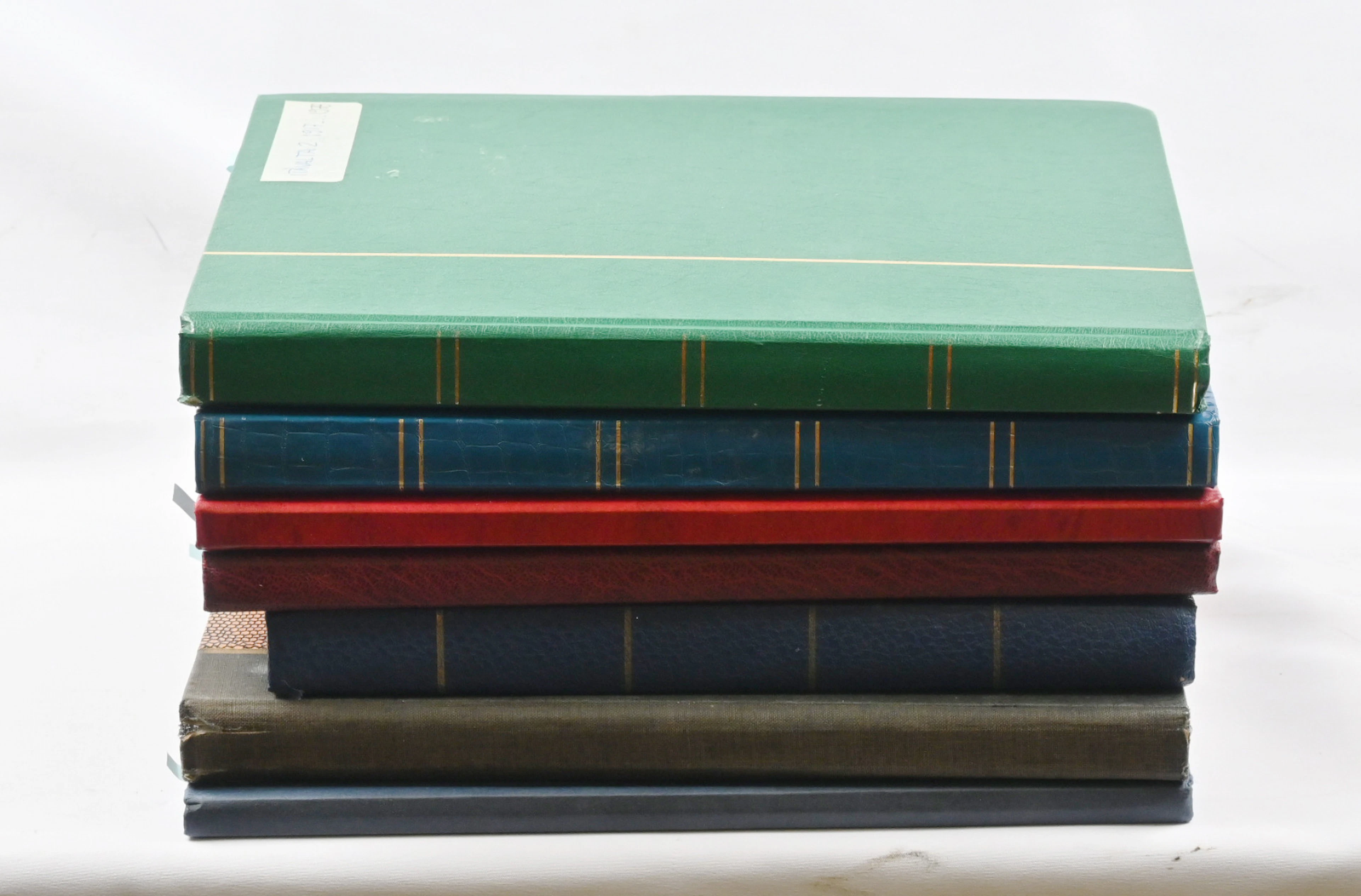 European countries, fine stock material in seven stockbooks: Belgium