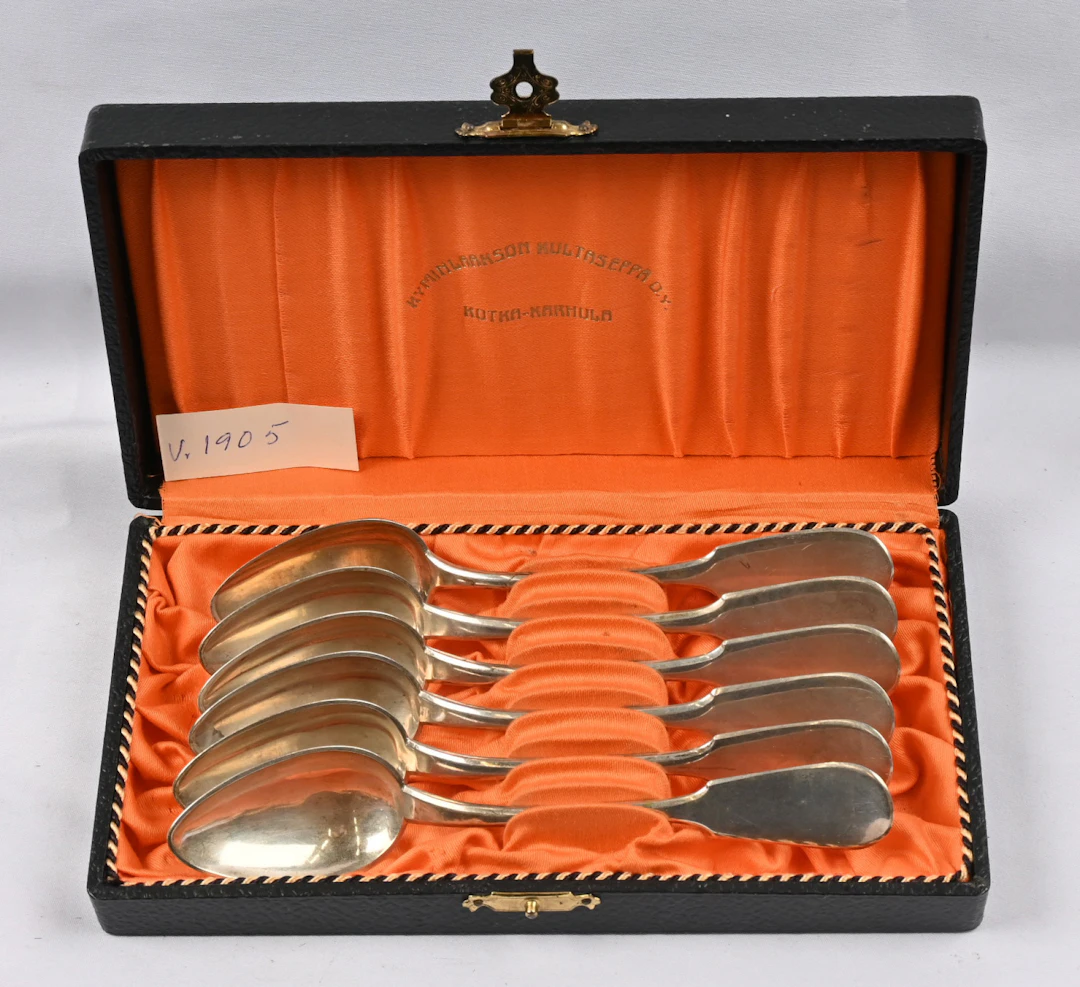 Dessert spoons silver (813), six pieces in a box. Year mark A5.