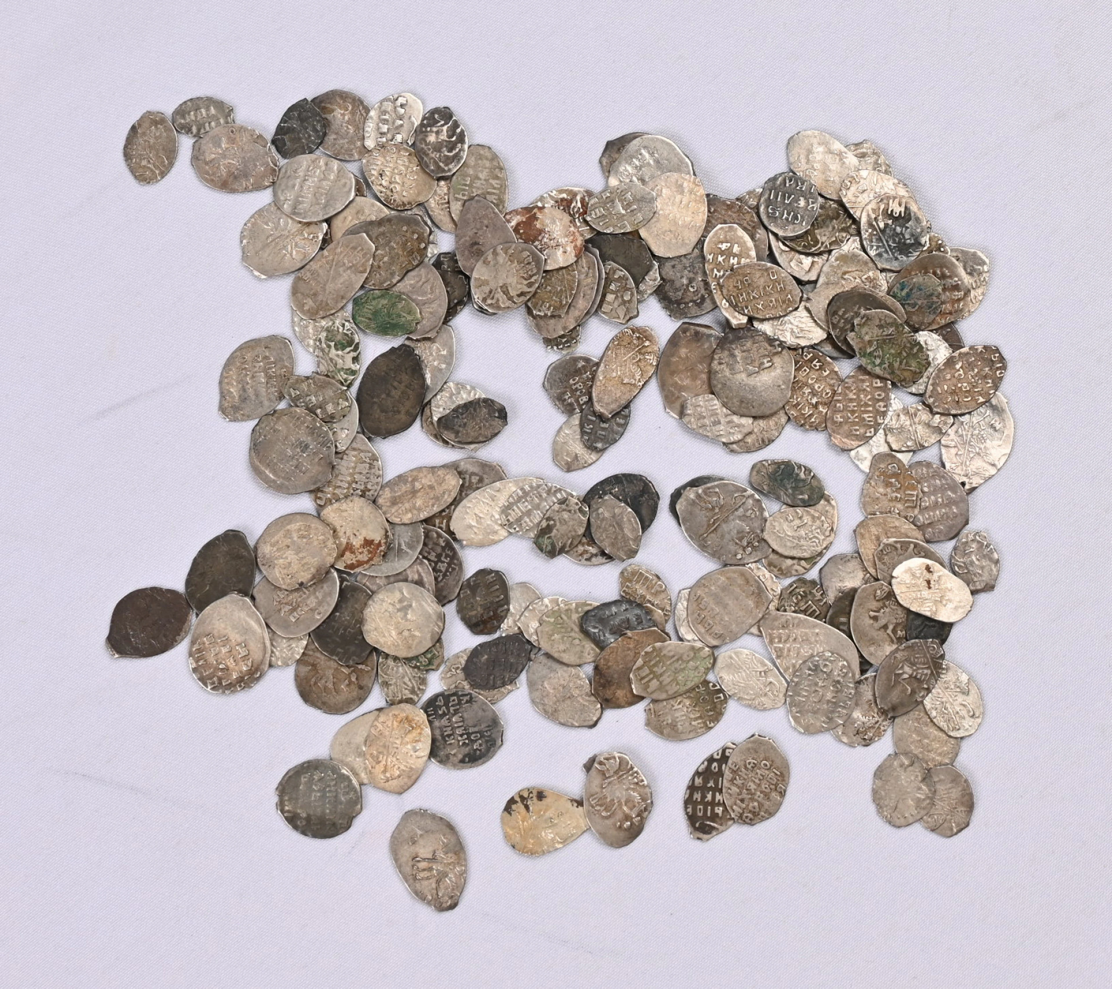 Fine large selection of silver ”wire money” from the 1500 - 1600s