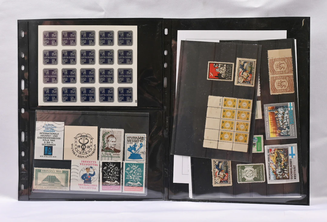 Envelope seals and paper seals etc. fine, rather large selection on stockcards.