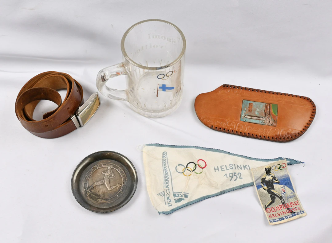 Helsinki 1952 Olympics small lot, including a belt, cloth approx.