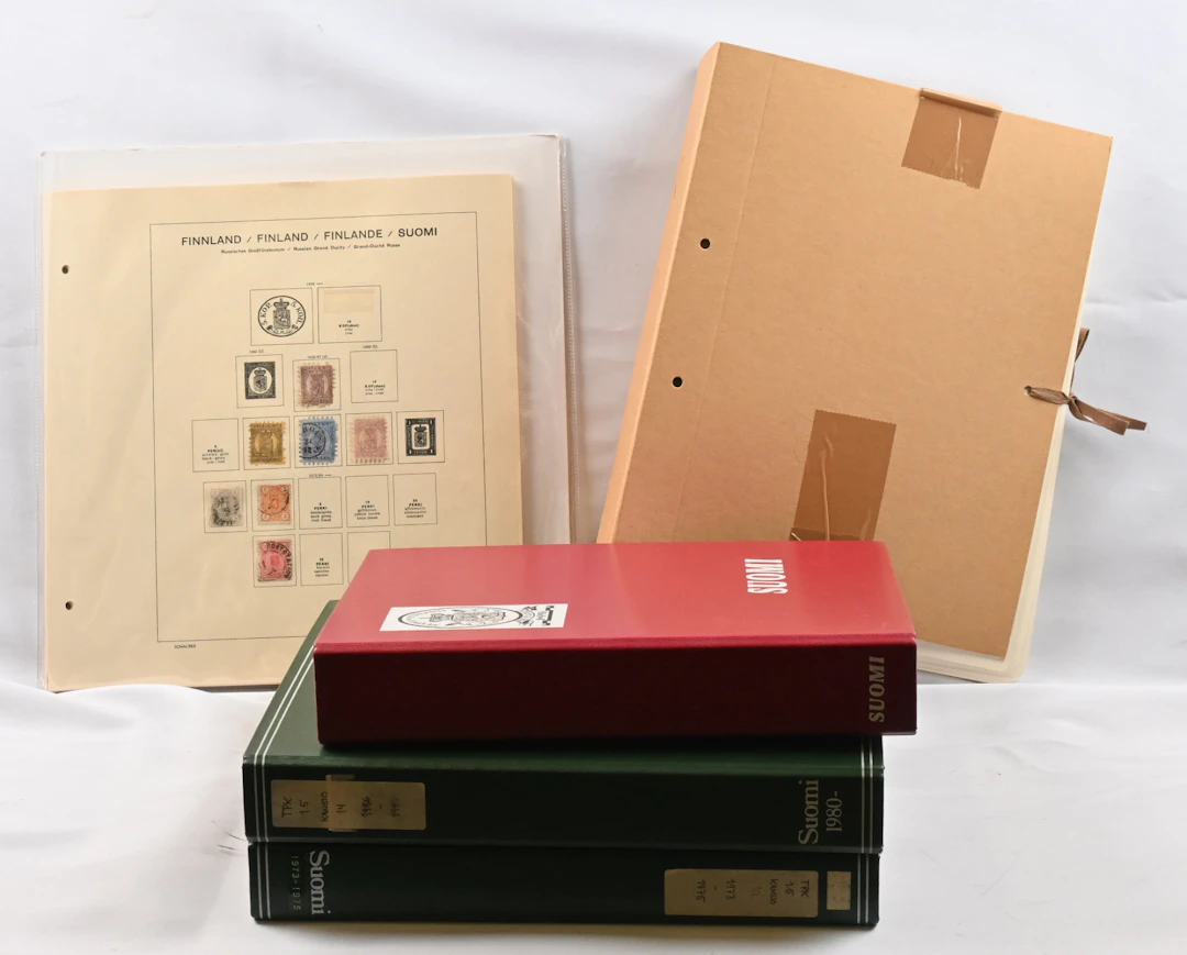 Remainder collections in four albums etc. Total of ca. 6 KG