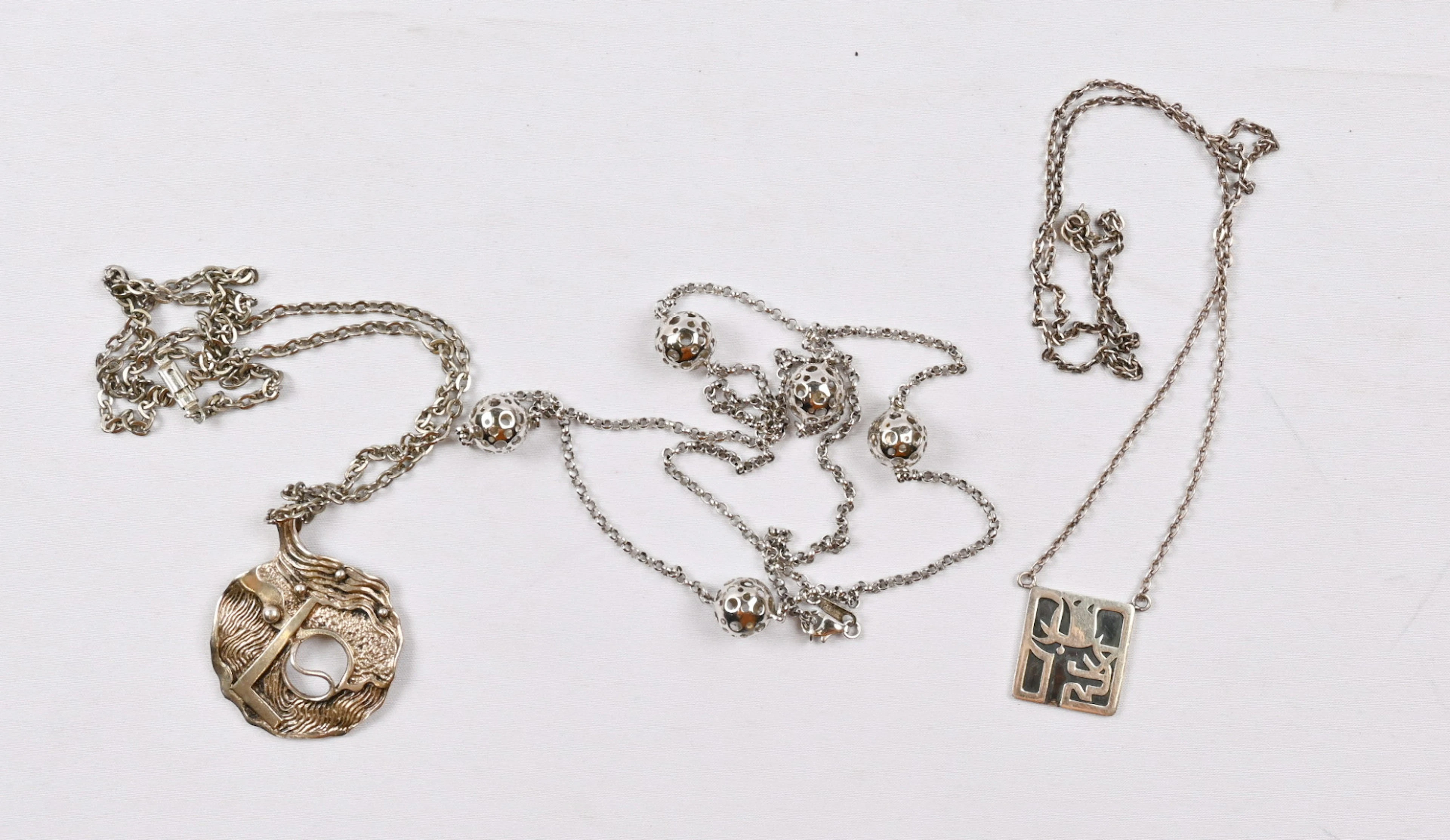 Neck chain ”Leppäkerttu” (Lisa Vitali) 925 silver as well as two other
