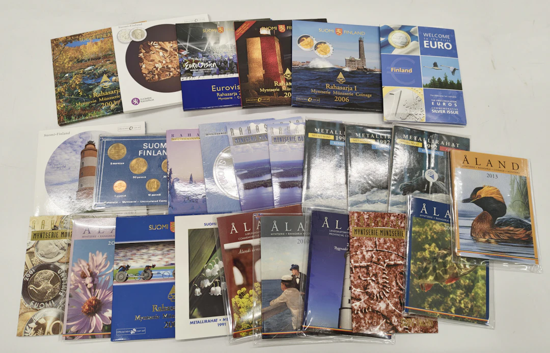 1975 - 2014 coin sets, selection of 25 pieces eg. Aland Island etc.