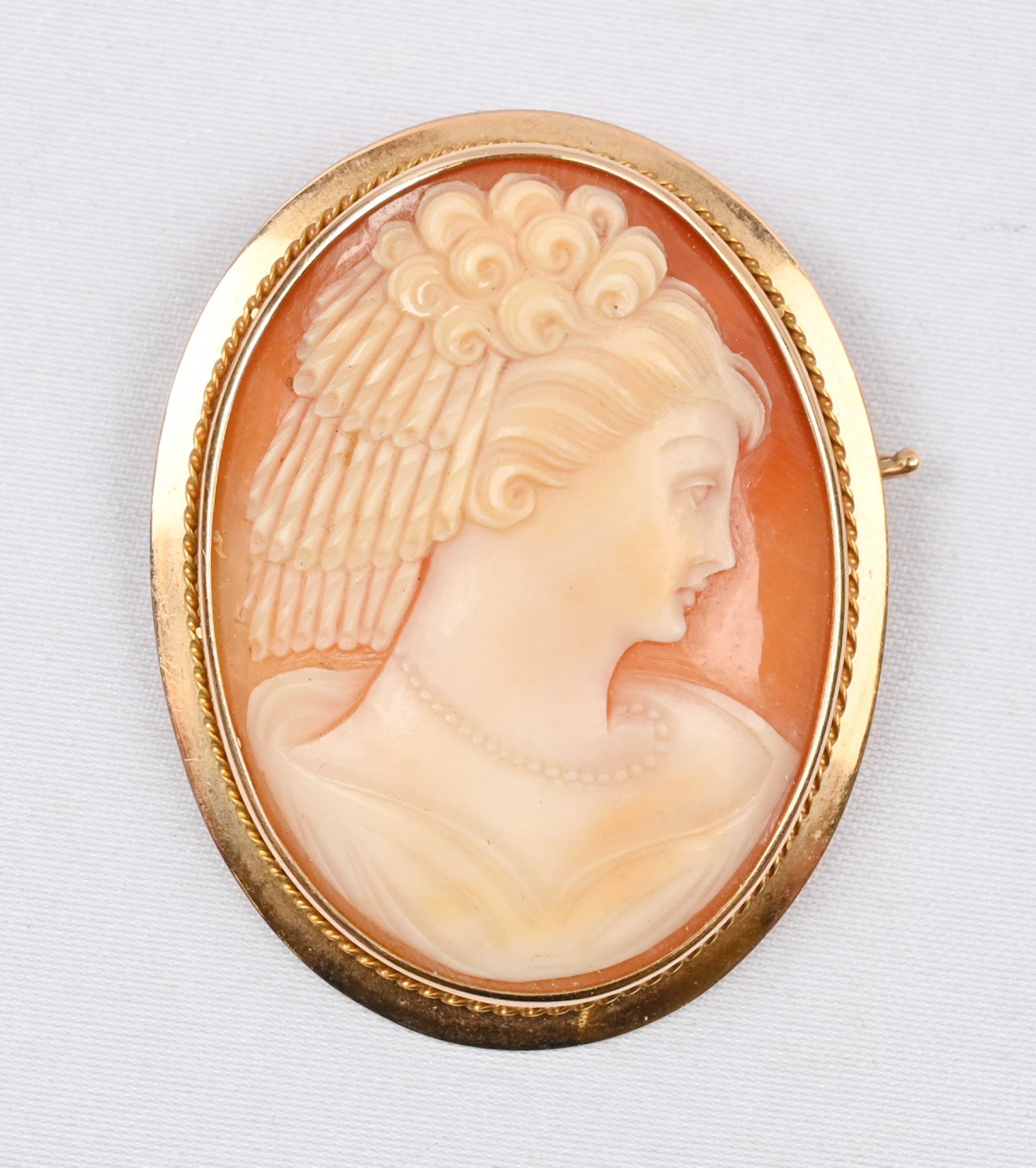 Cameo brooch, partly gold (585) year mark Z6. Gross weight 11g.