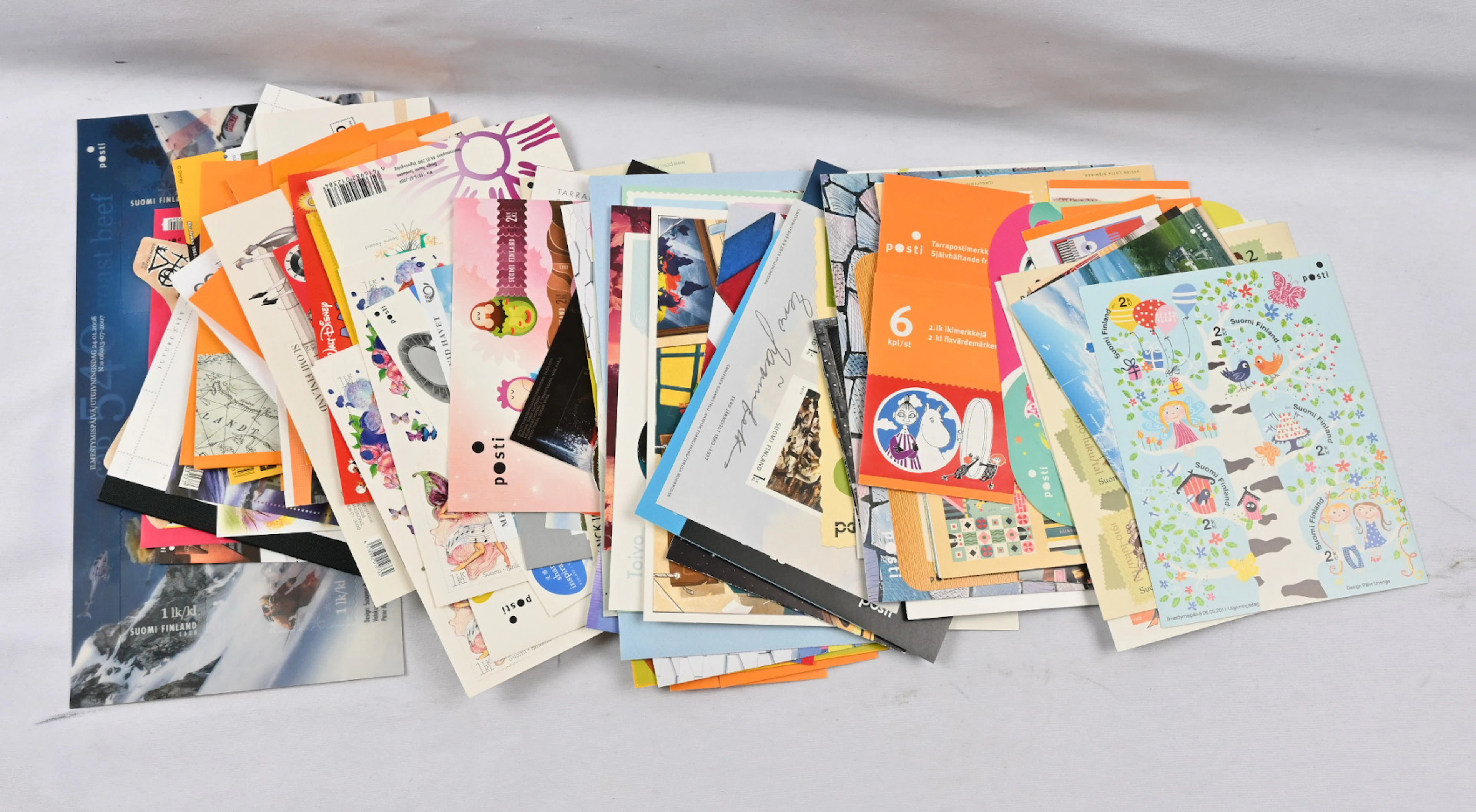 Fine selection of MNH ** forever stamps approximately 530 pieces.