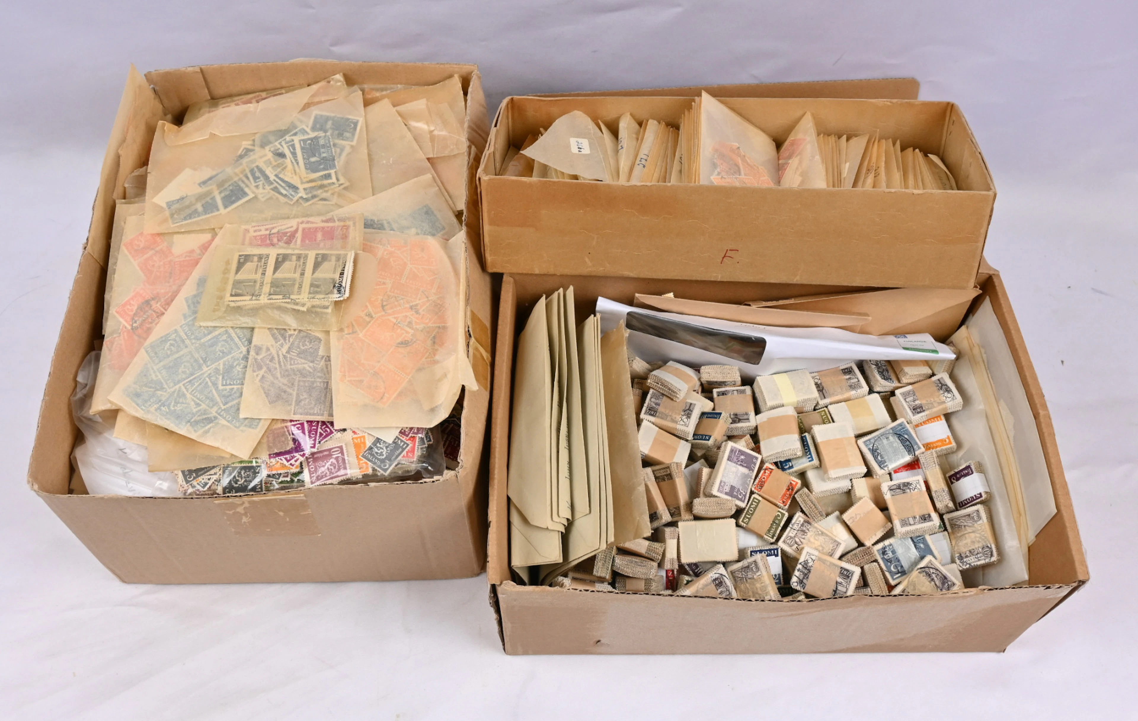 Finland issue 1930 loose bulk stamps approximately 5½ KG as stamp