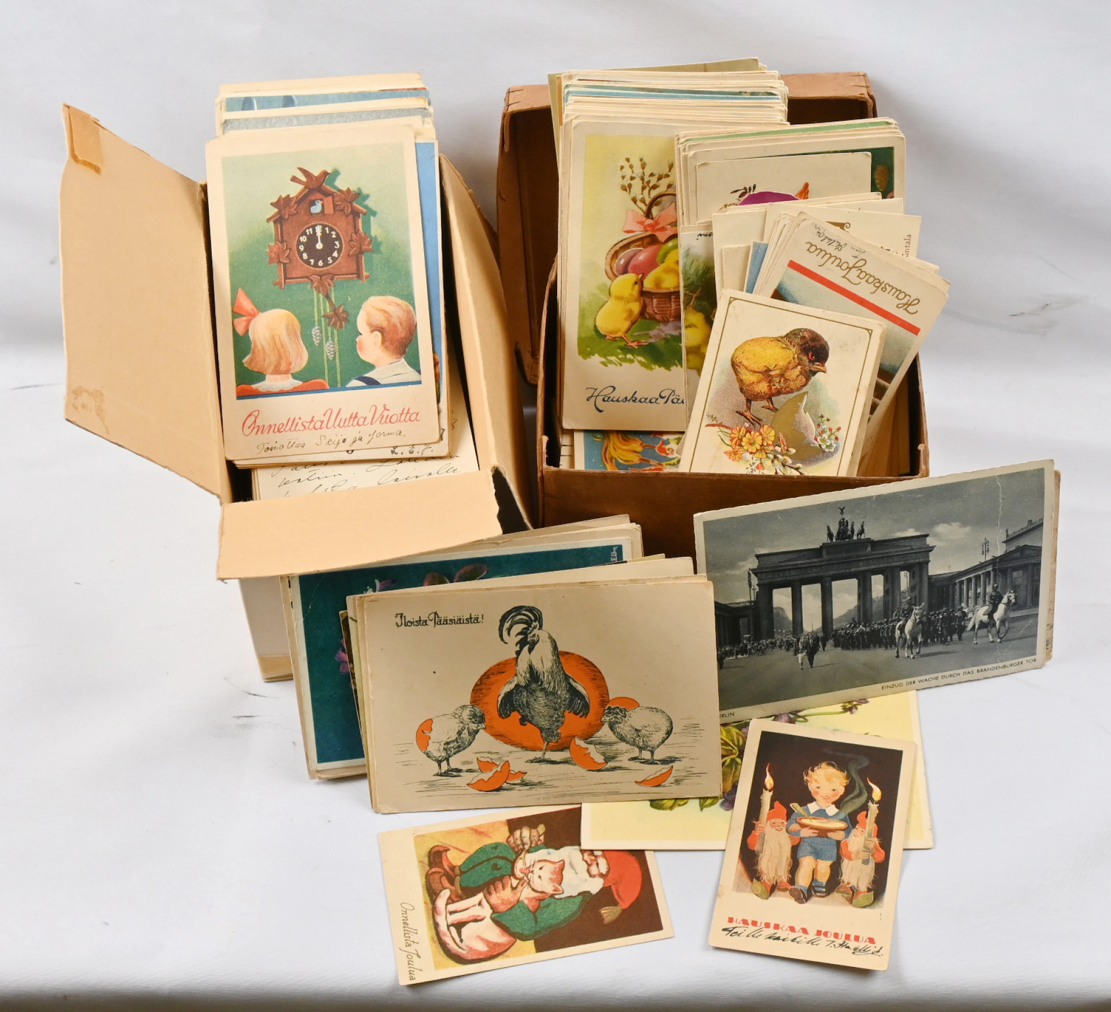 Mixed selection of artist etc. cards, estimated approximately 500 pieces.