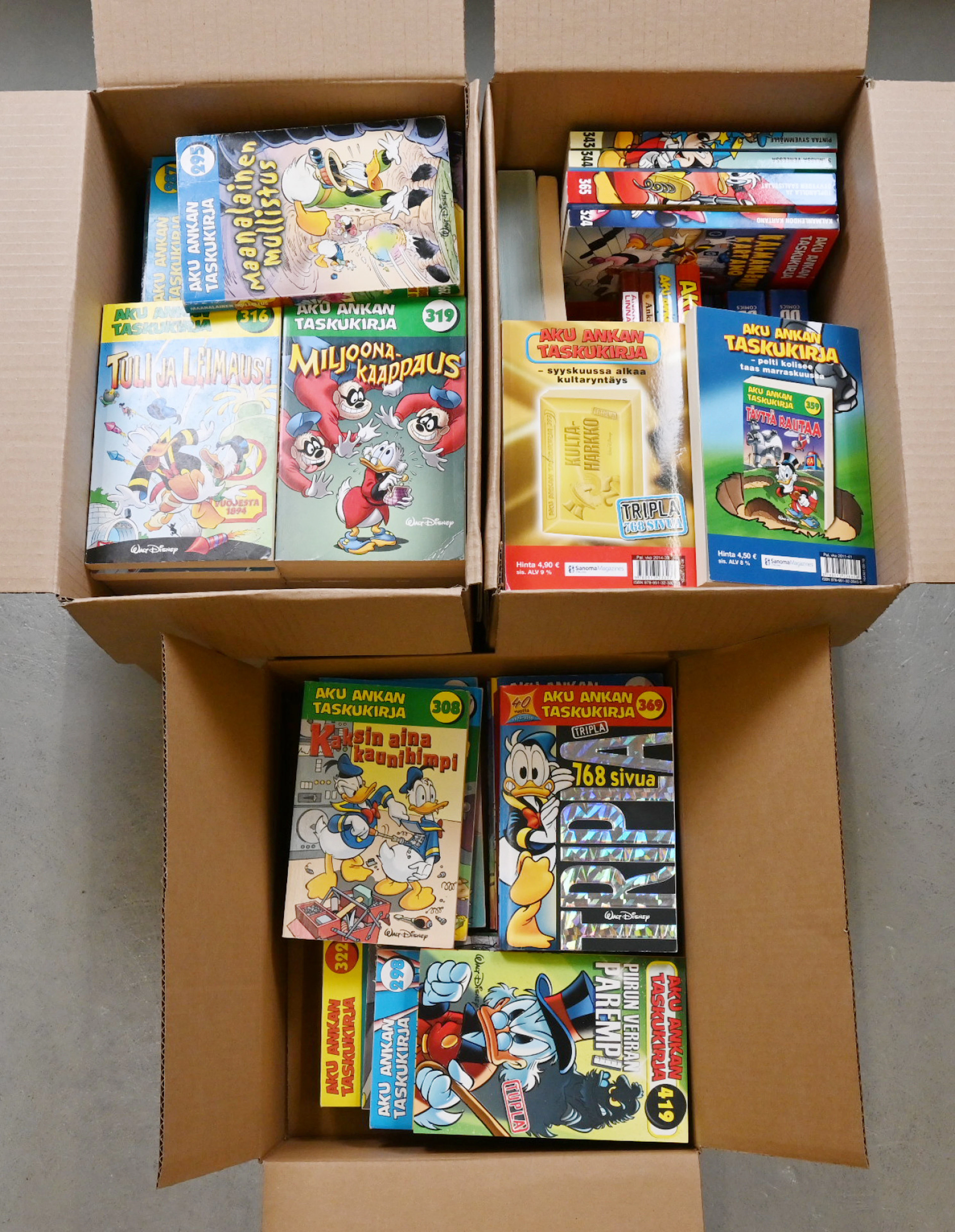 Comics interesting selection including eg. Marvel hard-covered Captain