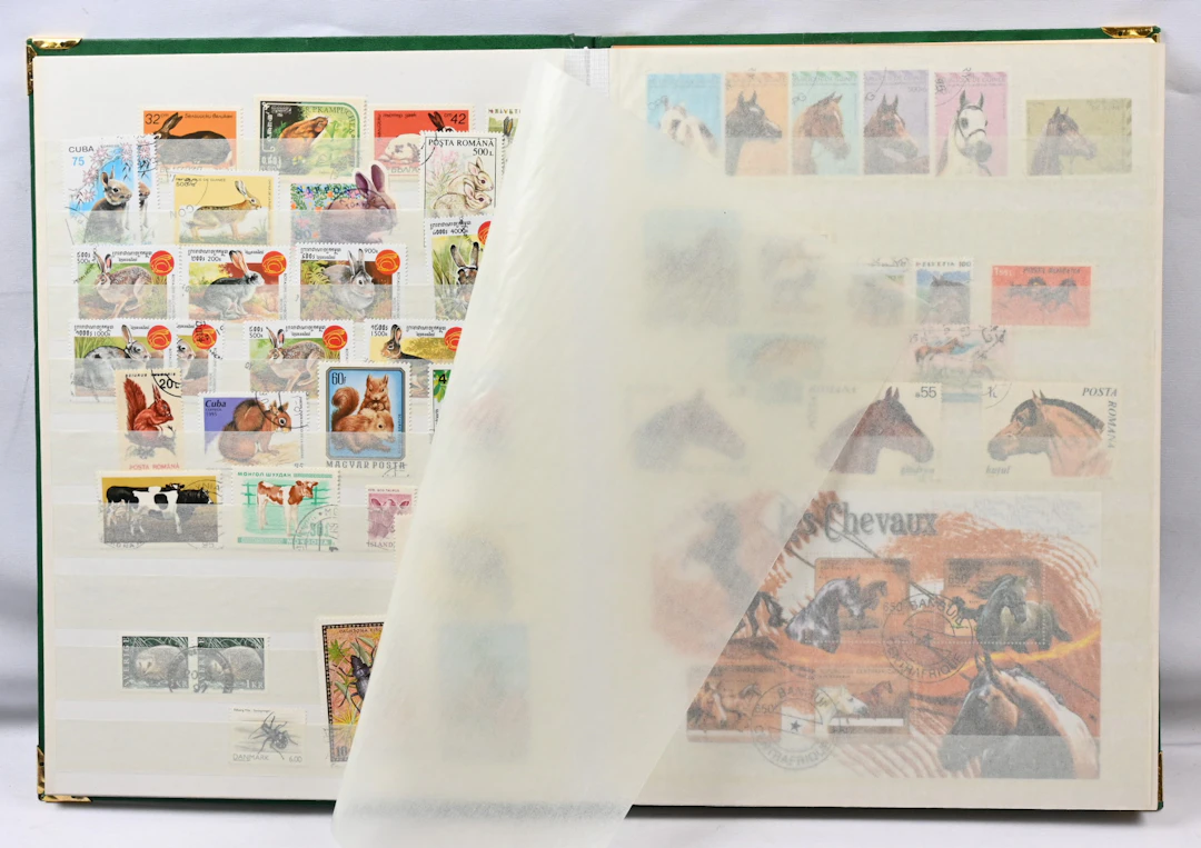 Animals, over 1300 different stamps partly as miniature sheets. Cats