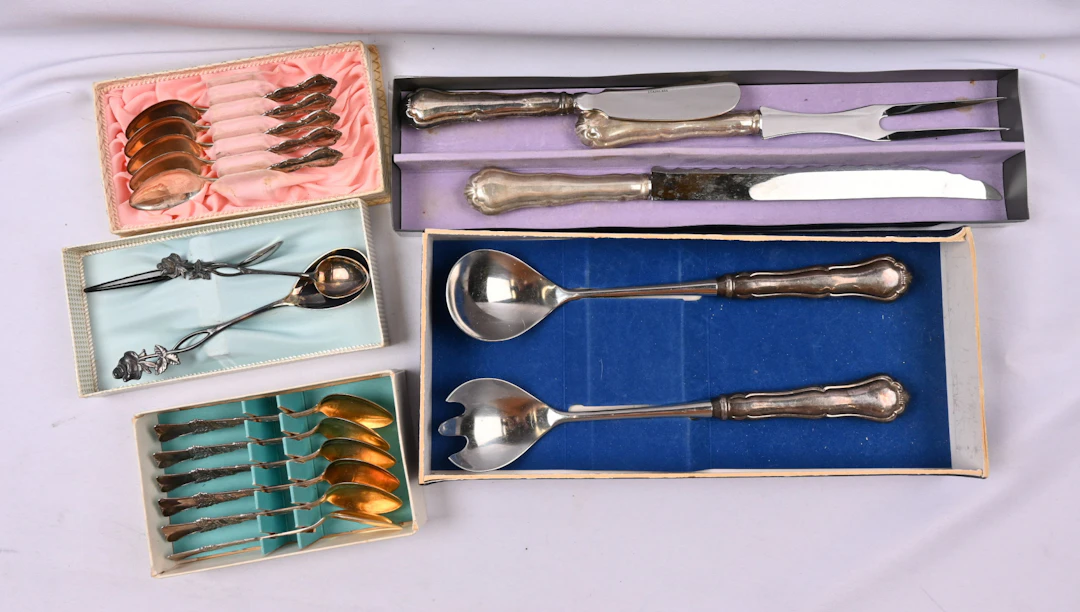 Servers etc. silver (830/813) small spoons 11 pieces and other servers