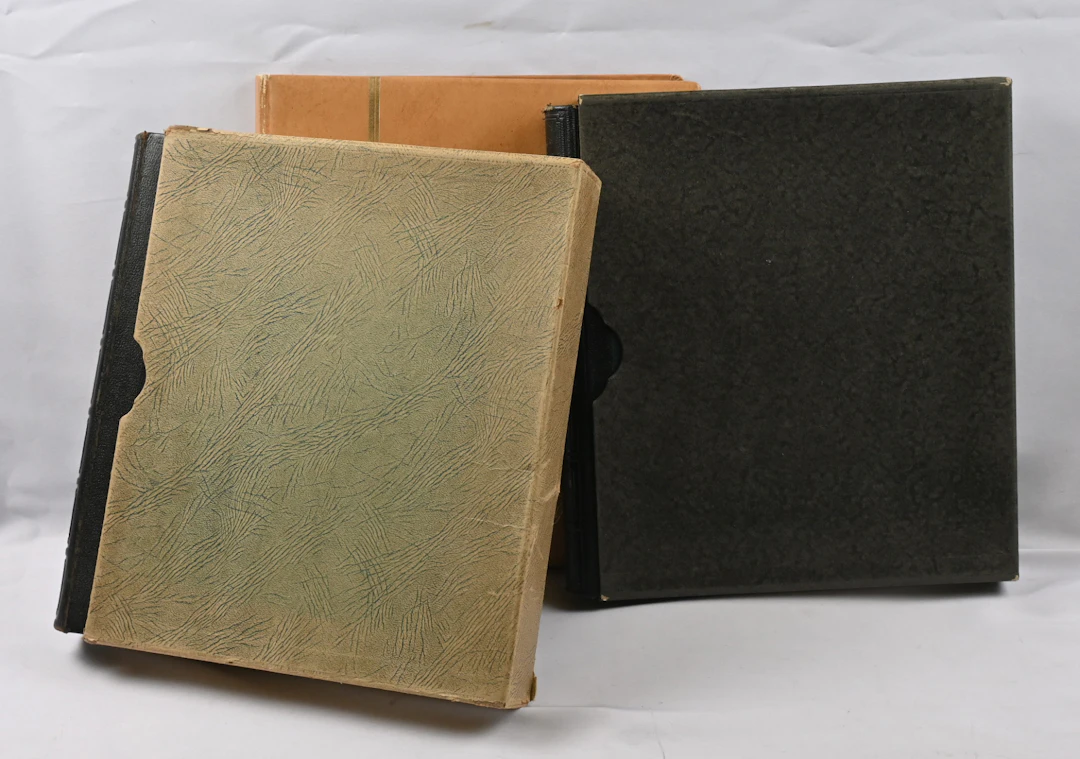 In three albums material Deutsches Reich (1872 - 1942 used), West