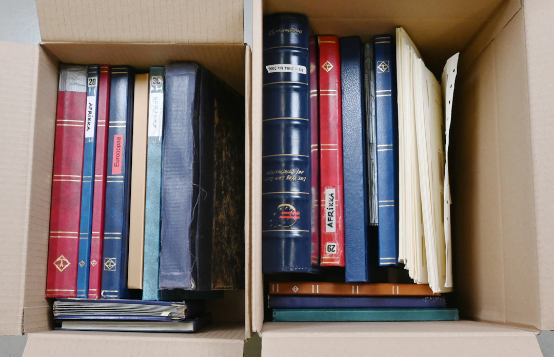 Mixed selection in 17 albums/stockbooks (different sizes), also some