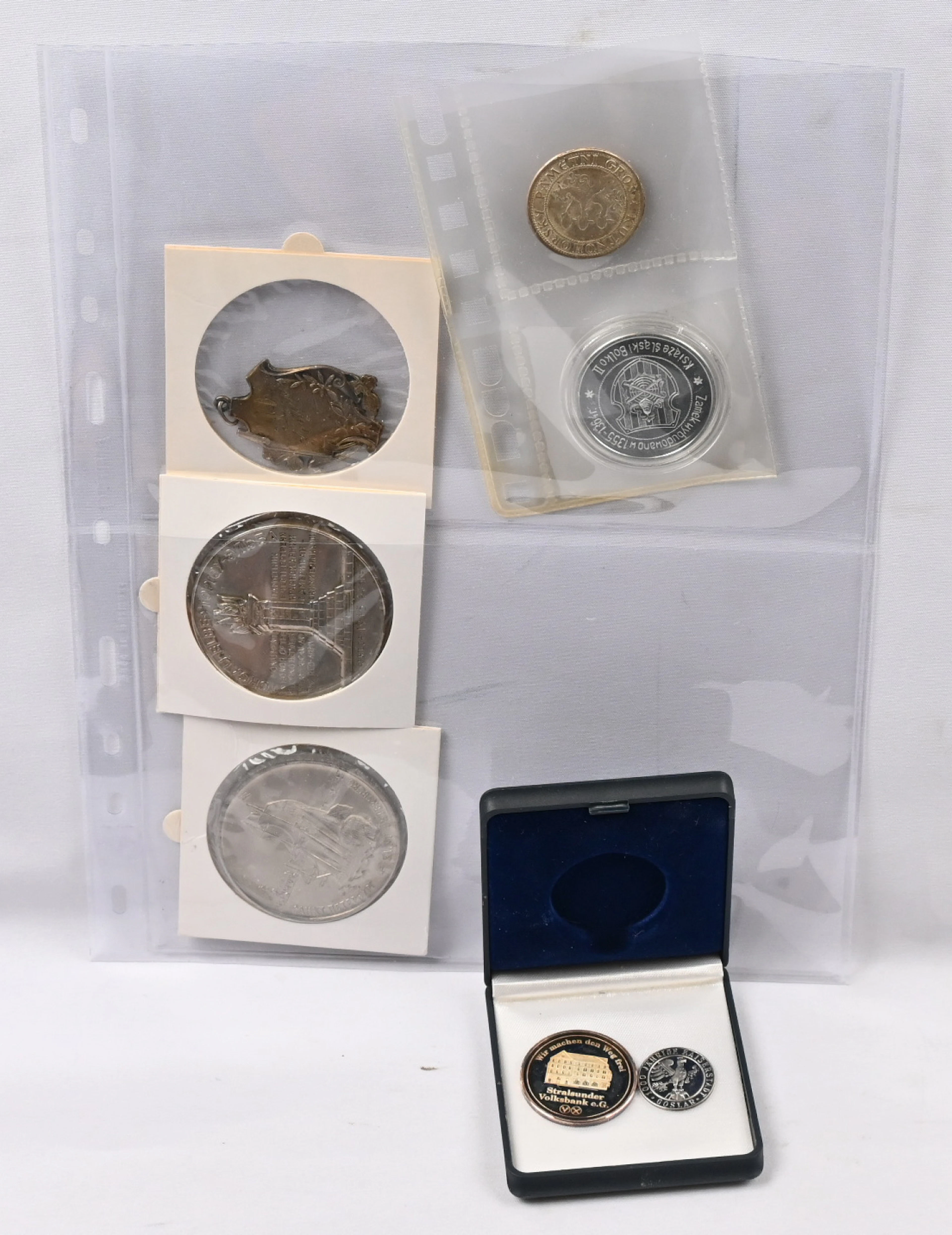 Small selection of commemorative etc. medals. including eg. Torgau-Elbe