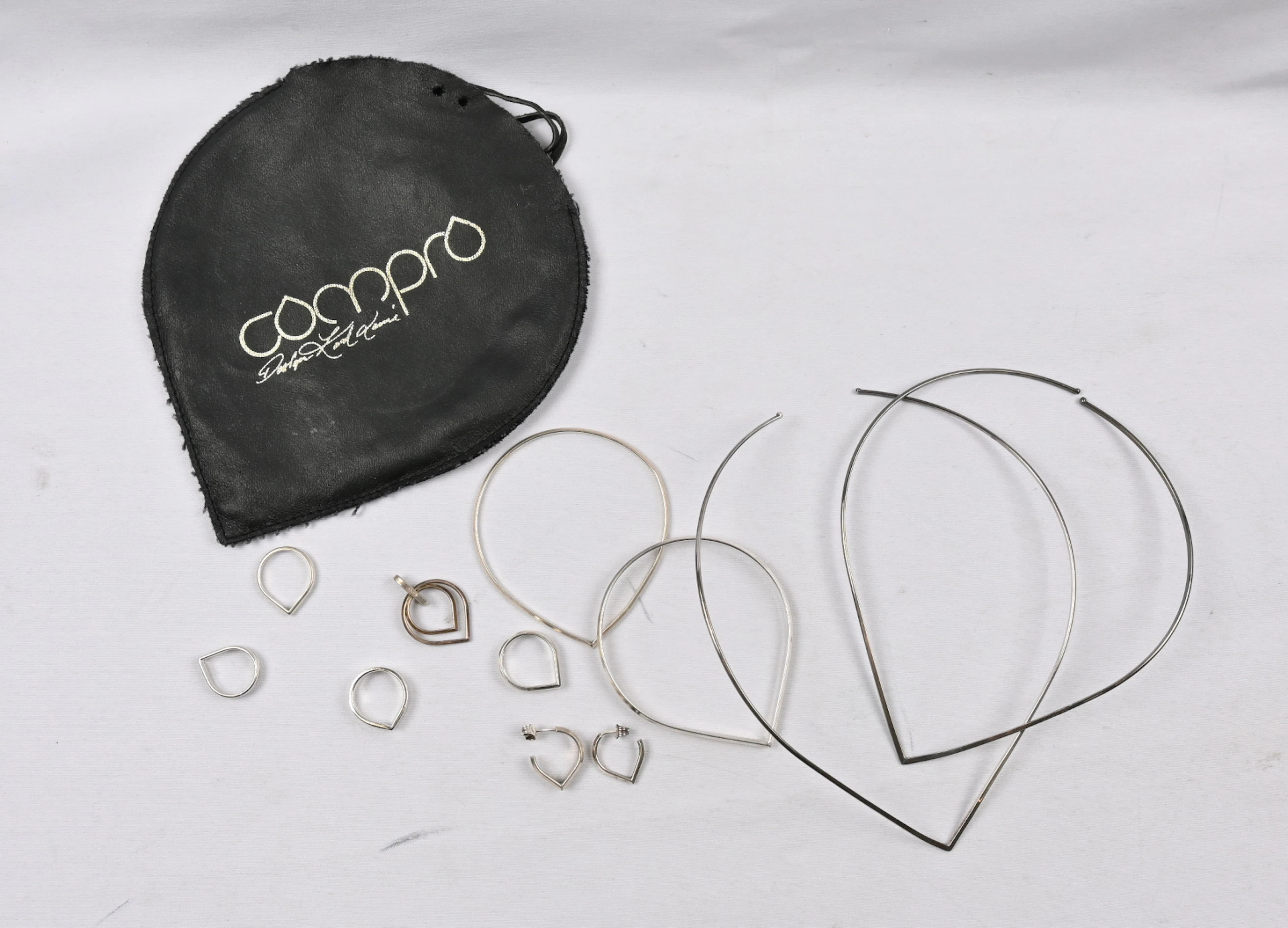 Karl Laine, Compro jewelry set selection.