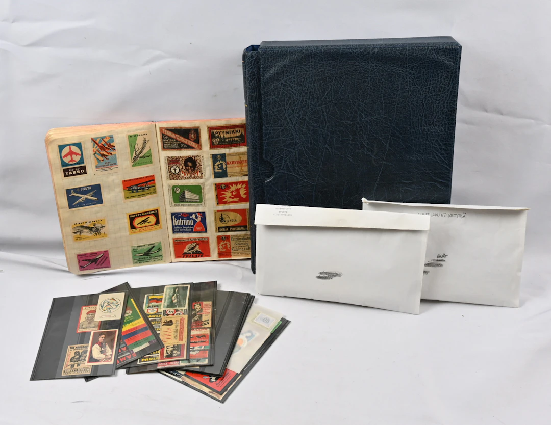 Collectible cards from coffee, chewing gum etc. packages as well as