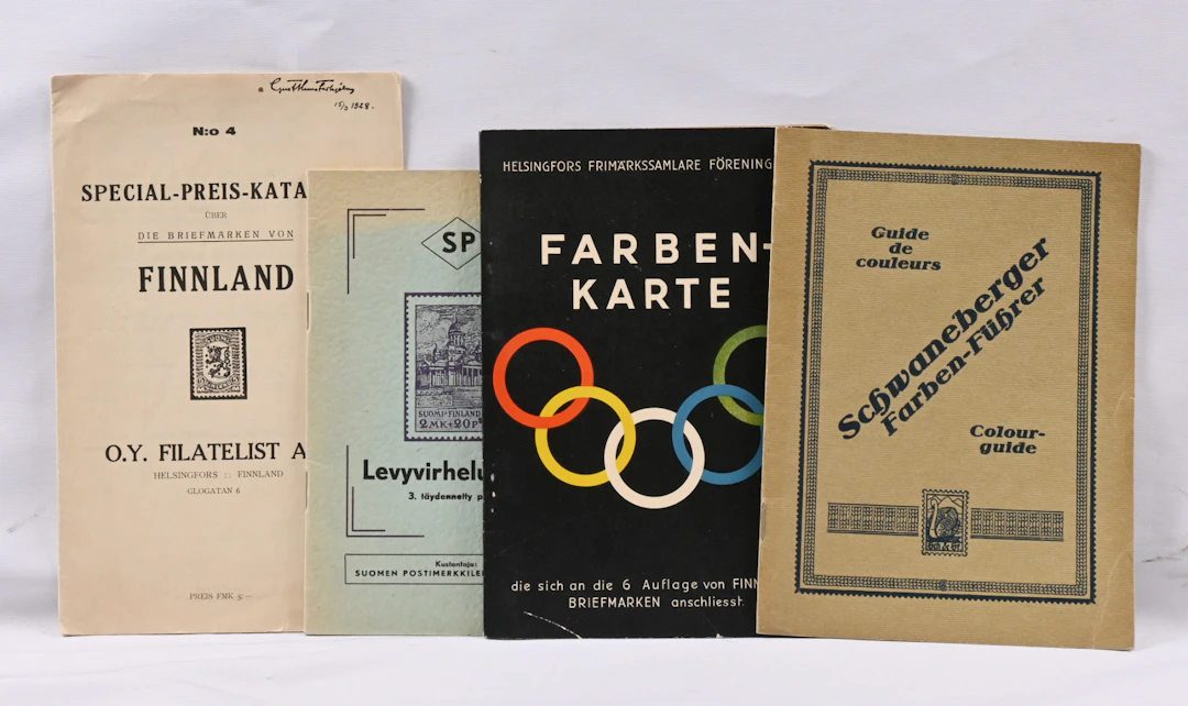 A small bundle of old publications, eg. HFF Farbenkarte from serpentine