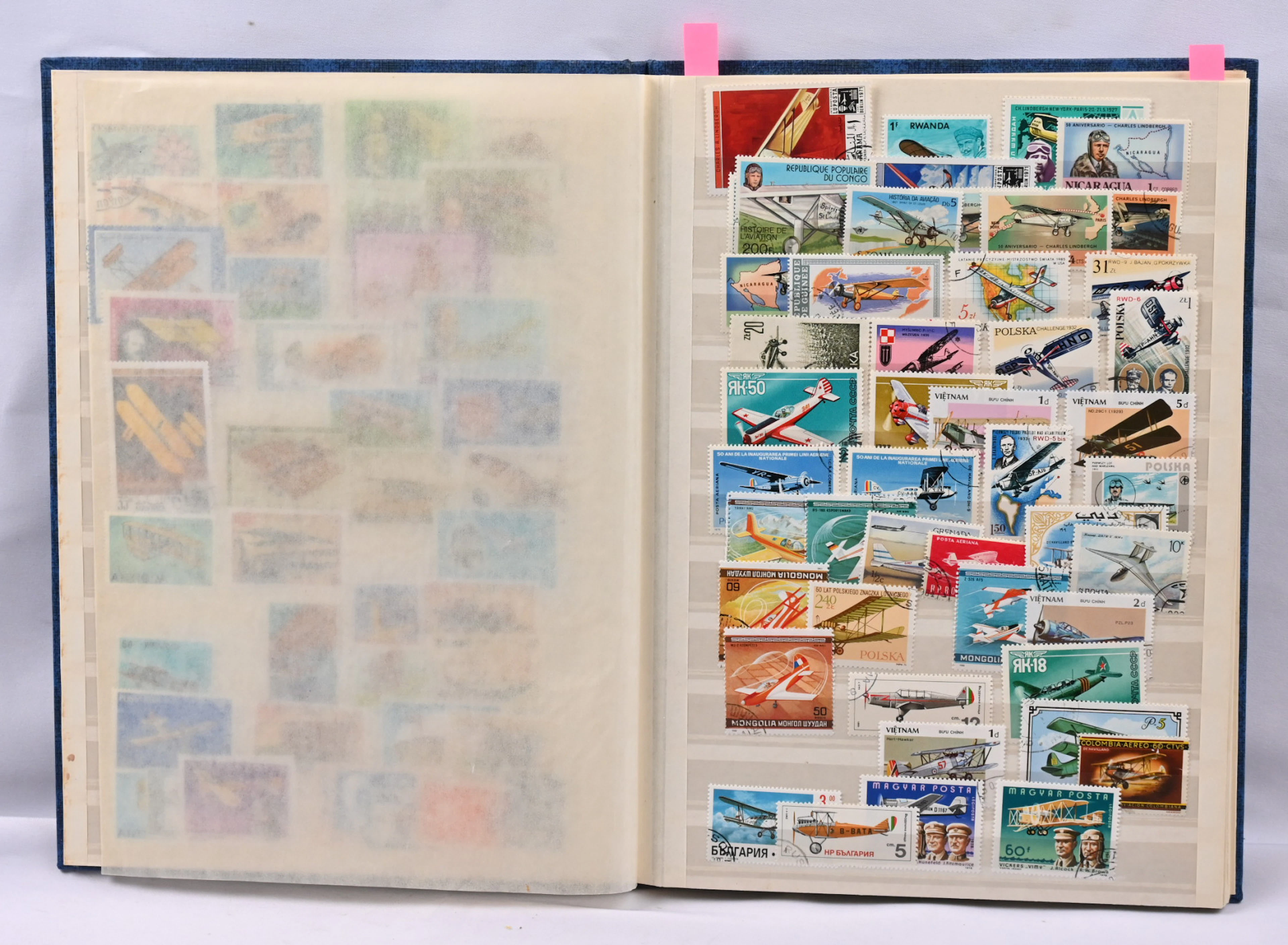 Airplanes, helicopters and other flying machines, ca. 500 stamps in