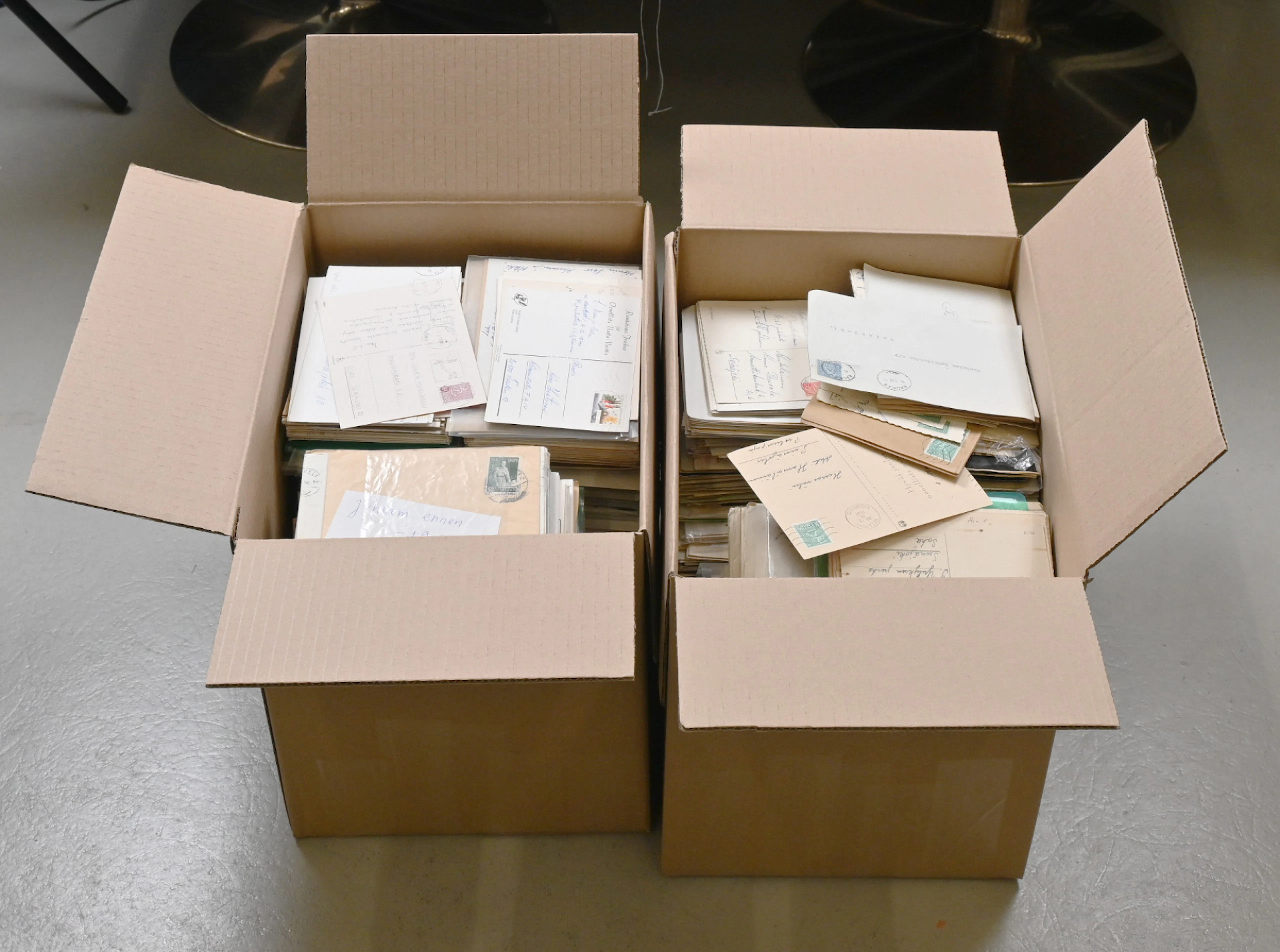 Stock selection of mail from old to new, eg. postal wagon cancellations