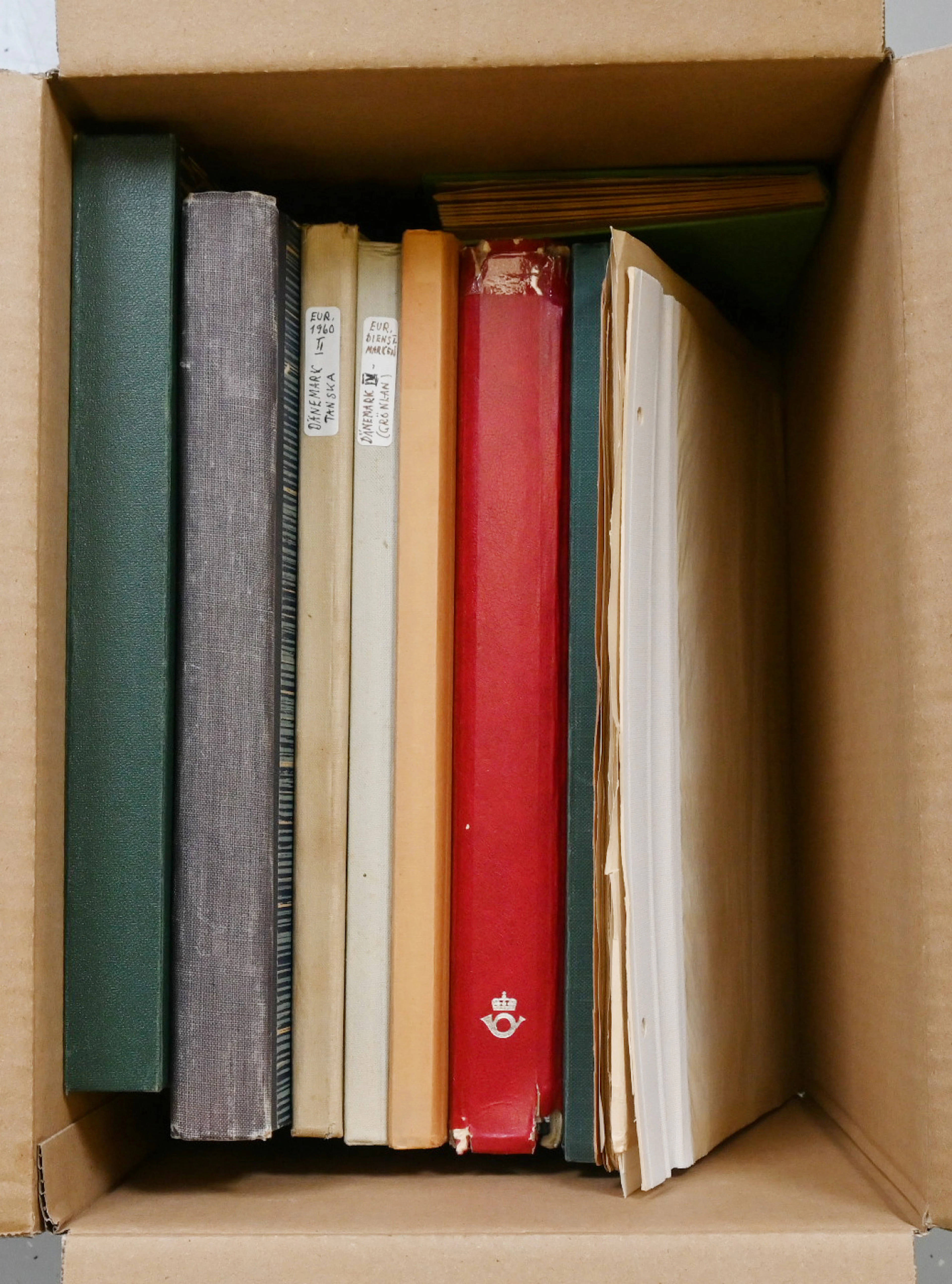 Stock lot of used in seven stockbooks etc. Old and new.