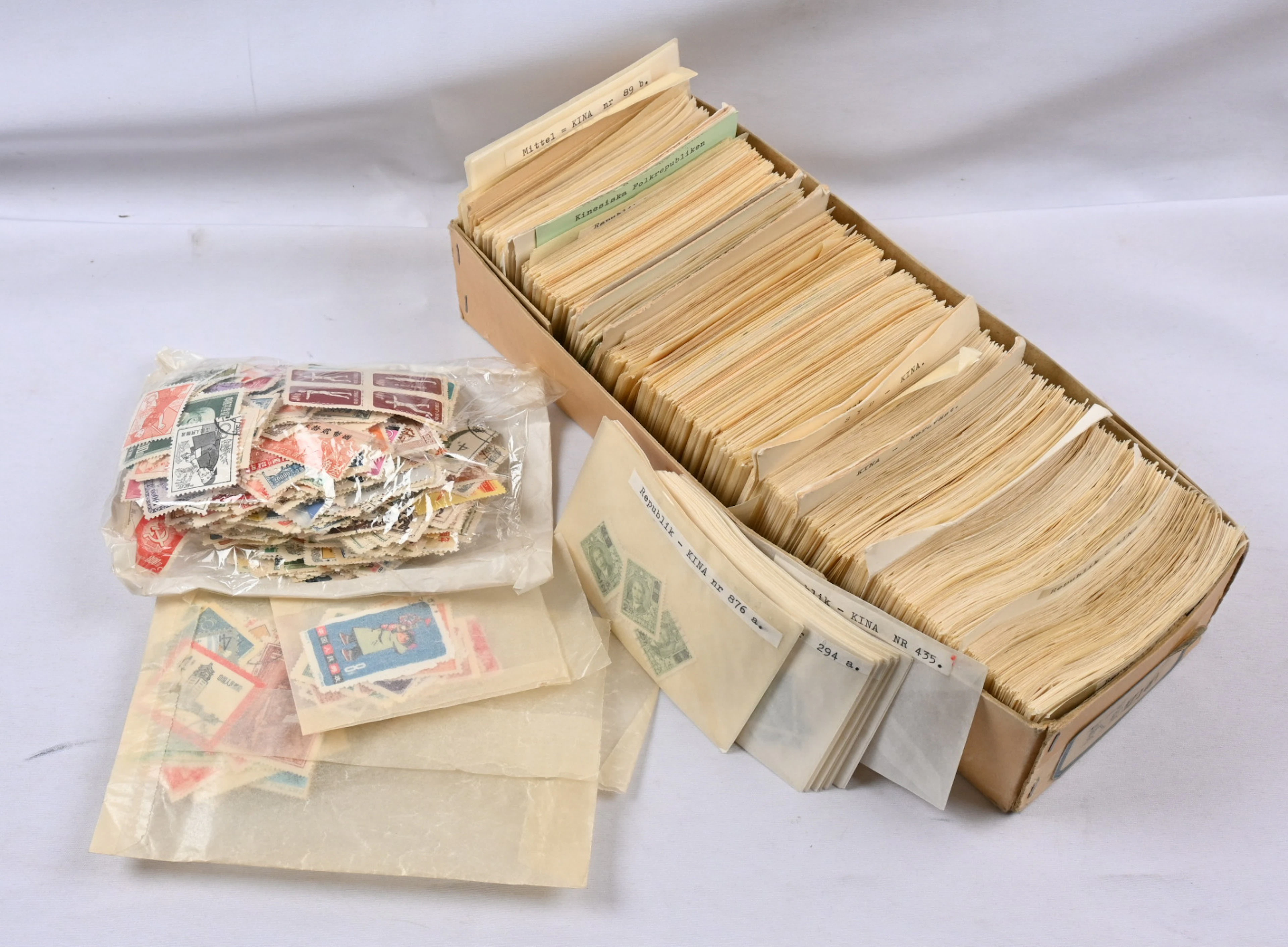 Old stock material just under 1 KG: China, People's Republic as well