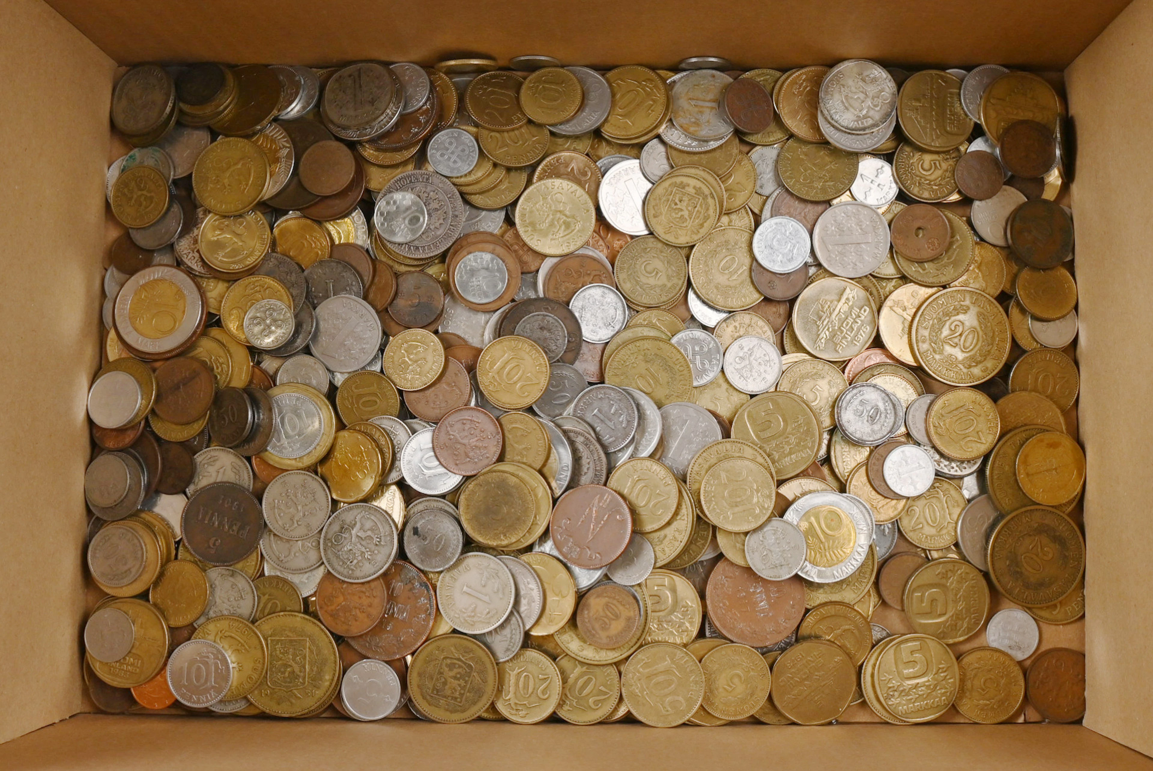 In a small box mixed selection of coins starting from the 1860s, also