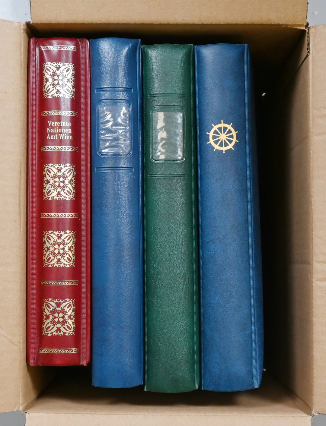 Ships, fine collection in three fine albums. Additionally ”Rowland