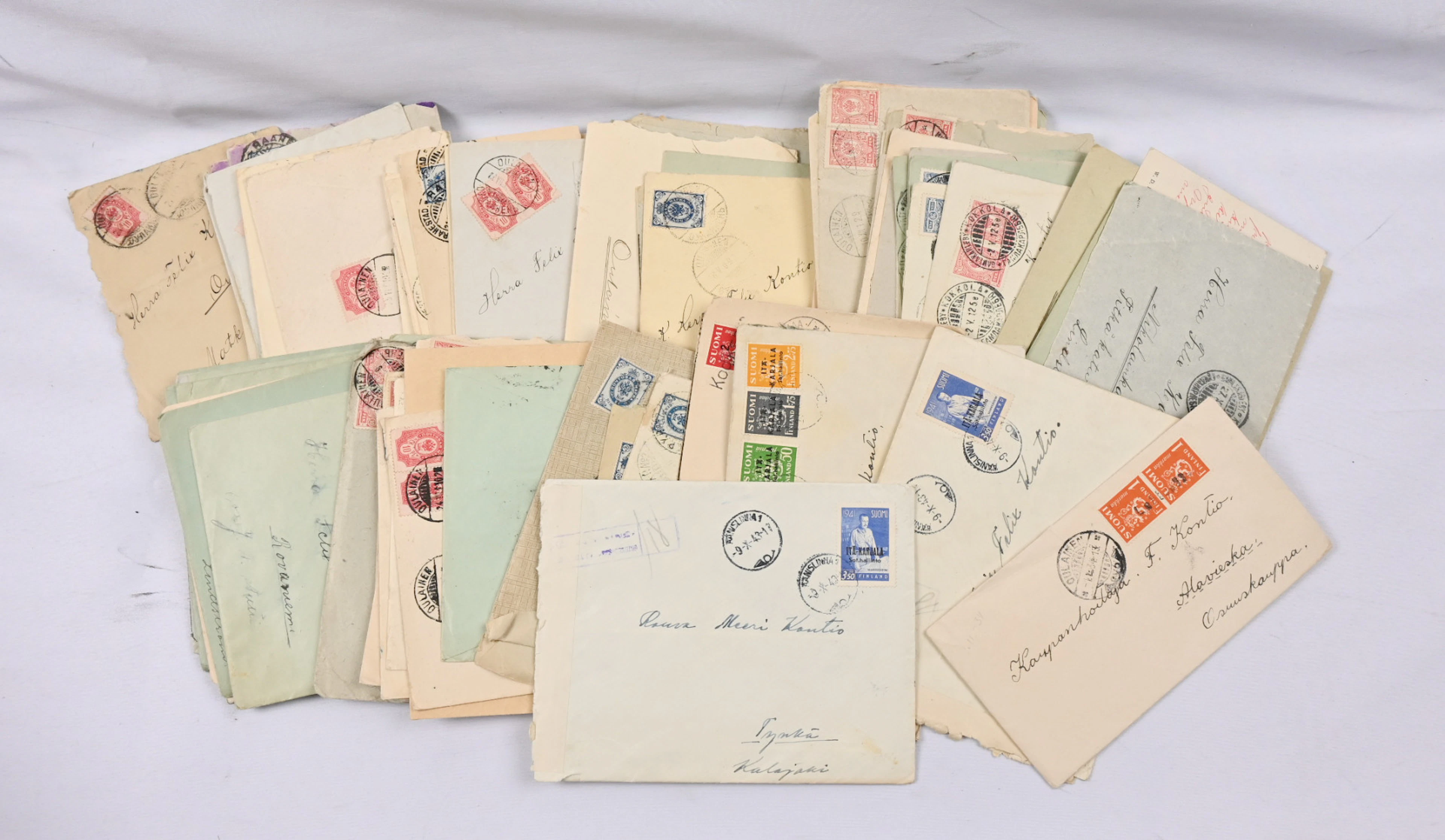 Small selection of old mail nearly 1 KG eg. some East Karelia, field post etc.