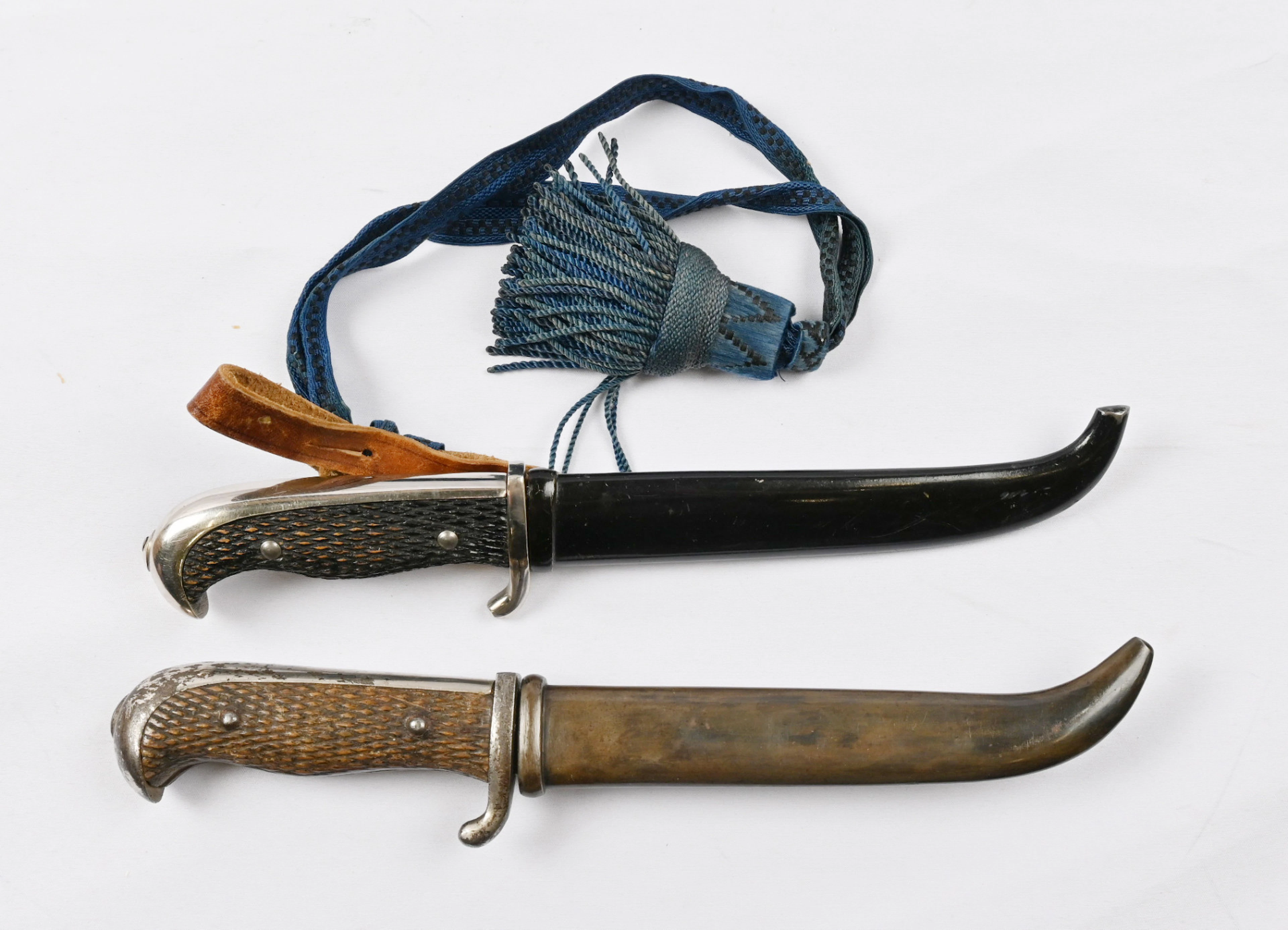 Akseli Gallen-Kallela, bayonet daggers two slightly different. Patina