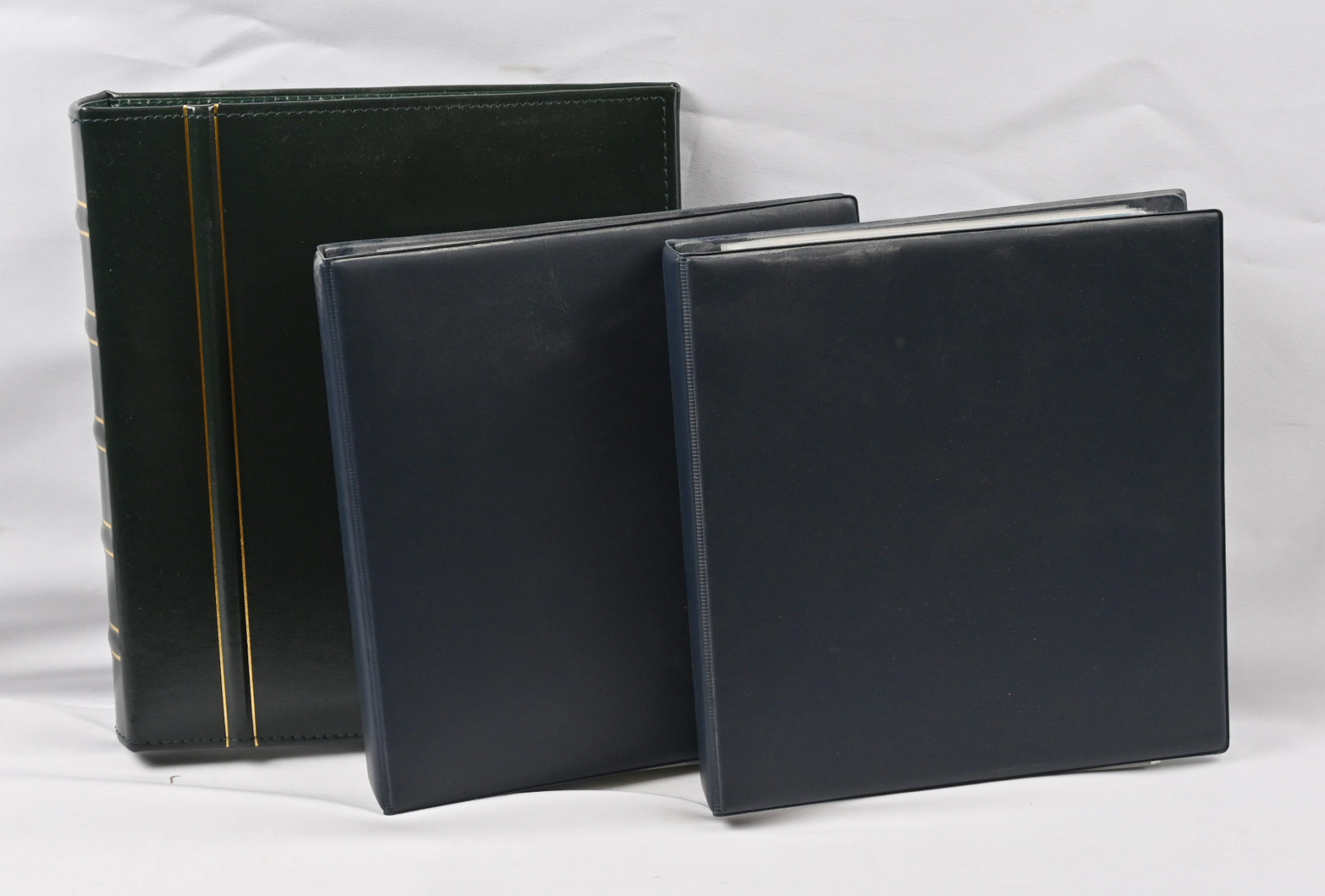 Airplanes, fine selection of cards and photographs in three cover