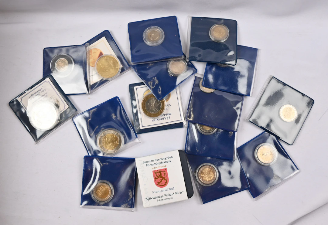 From 2002 onwards small selection of 10 euro (1 piece) and 5 euro