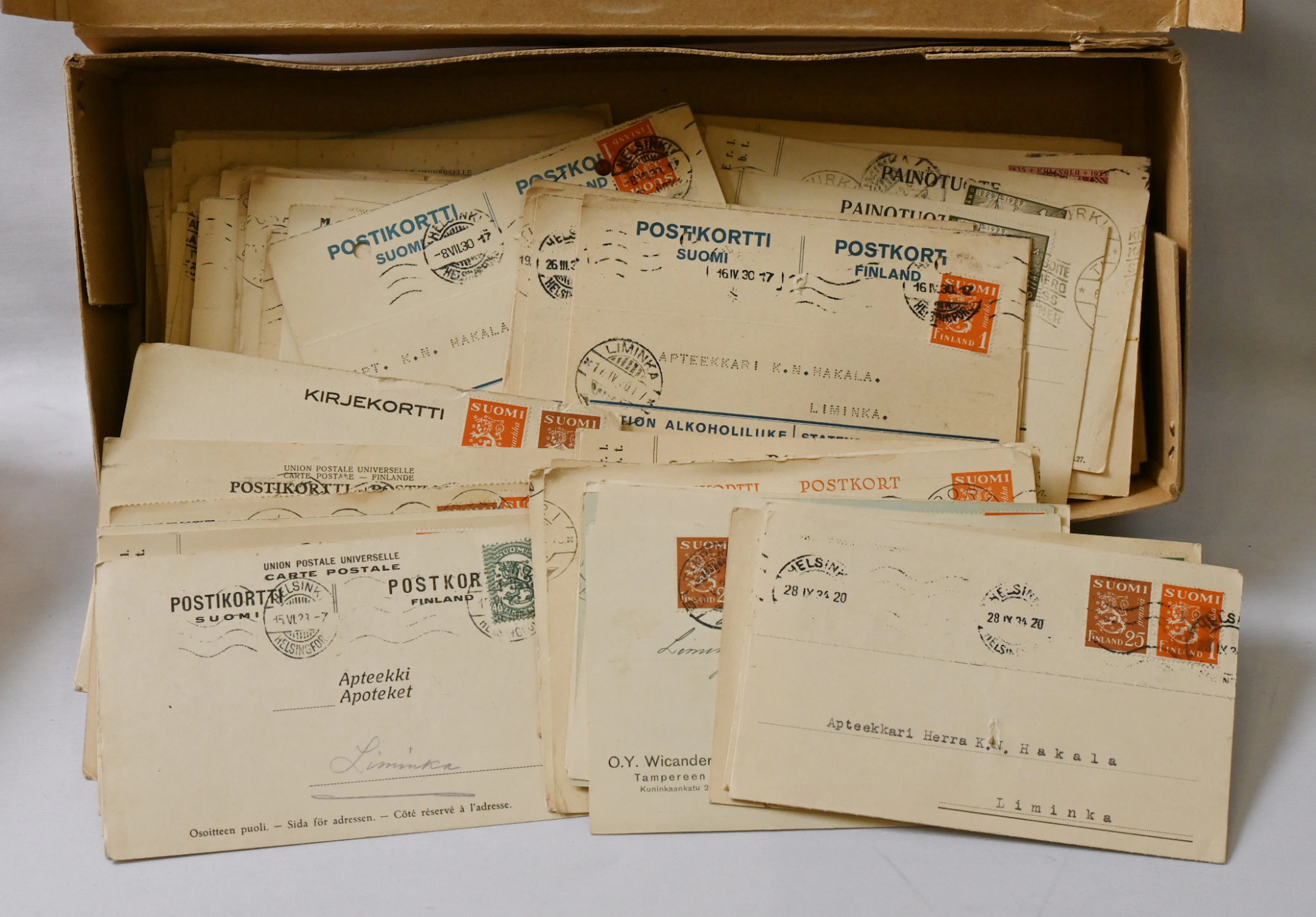 Pharmacy-themed postal items some hundreds of pieces.