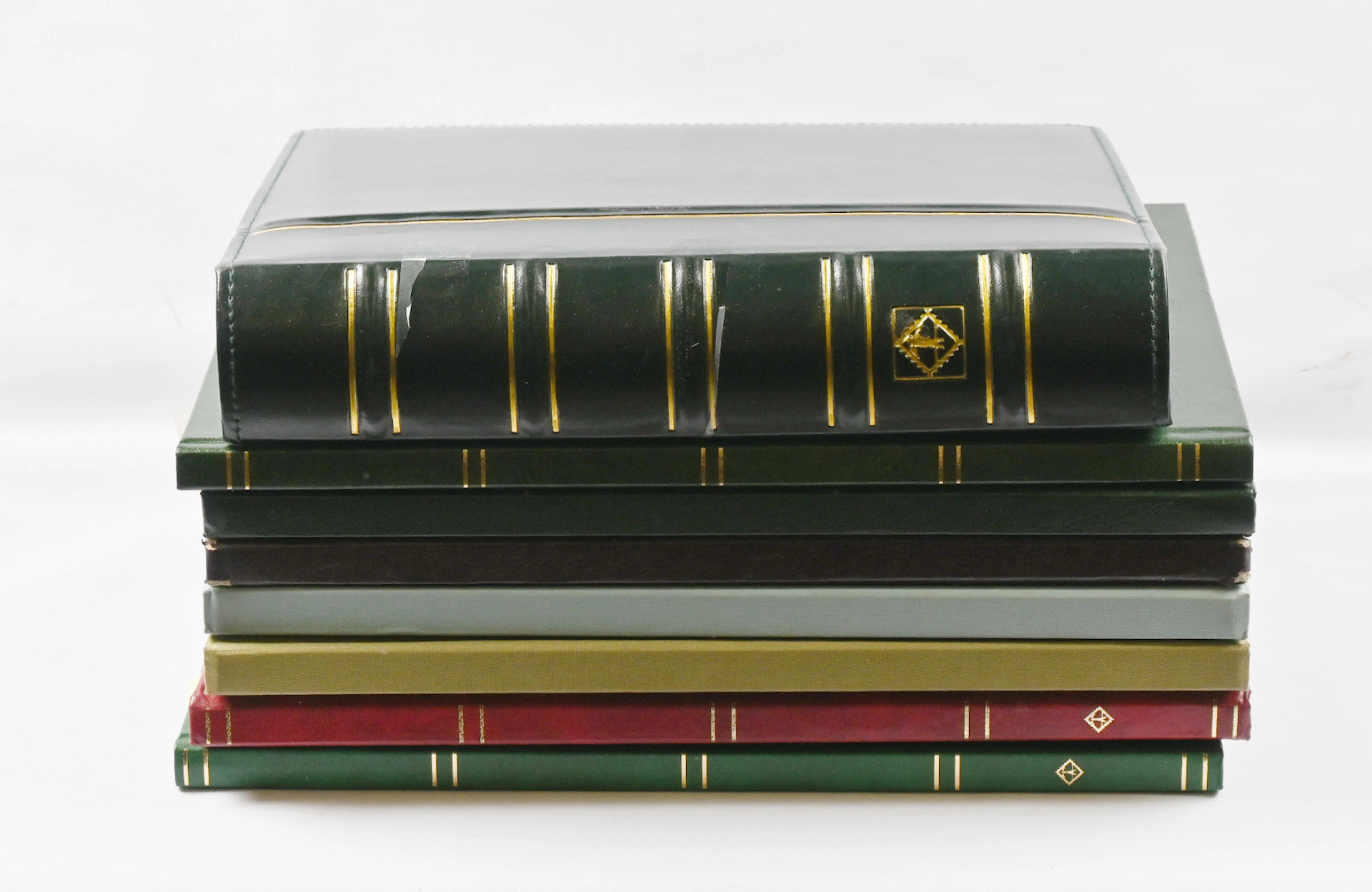 Used and superb used etc. stock lot in eight albums, eg. couple of