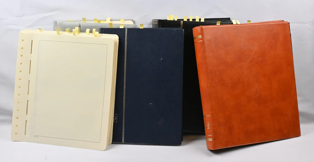 Whole world, mixed discovery lot in albums and on pages, plenty of