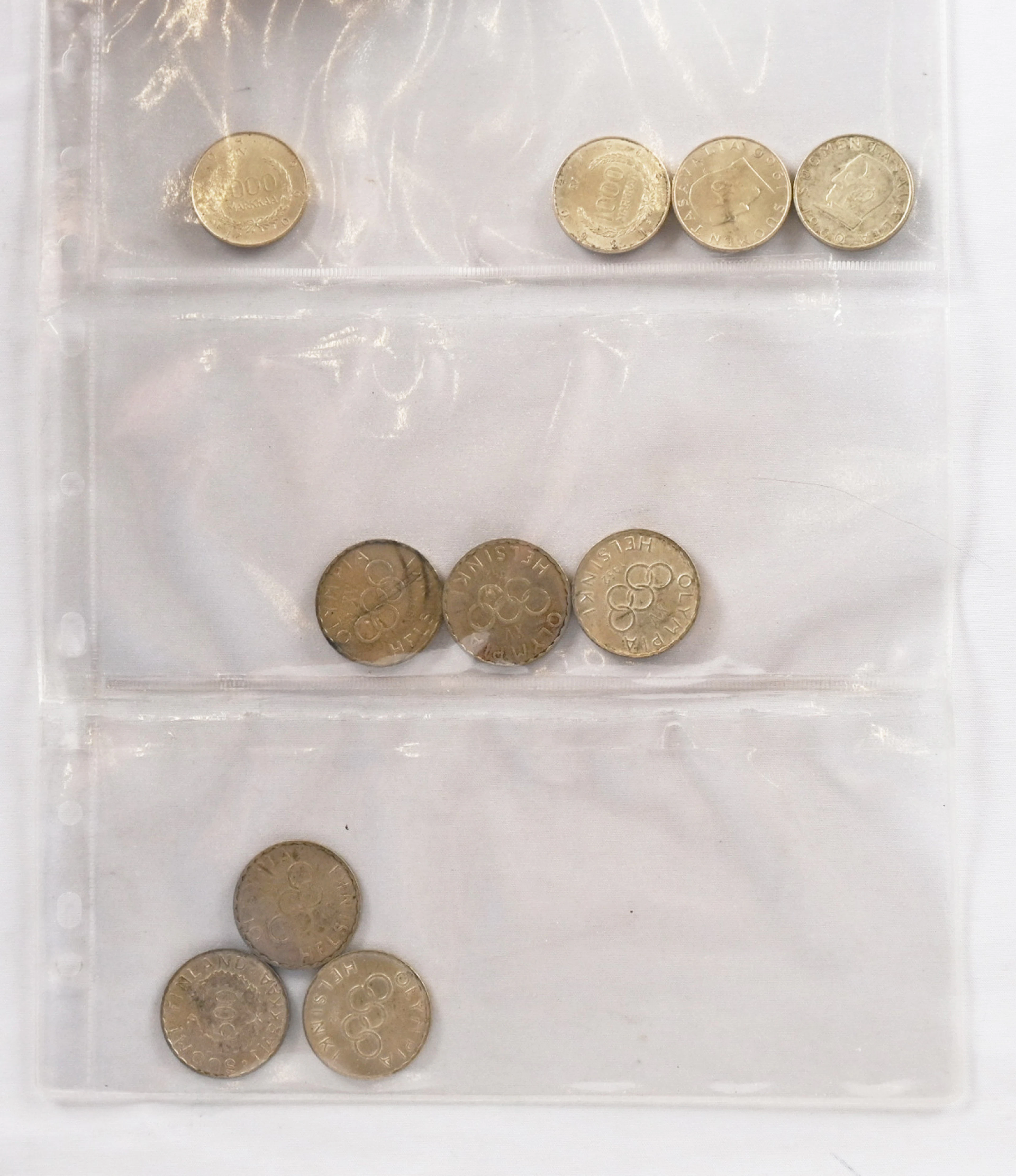 1952 500 markka six pieces and 1960 1000 markka four pieces