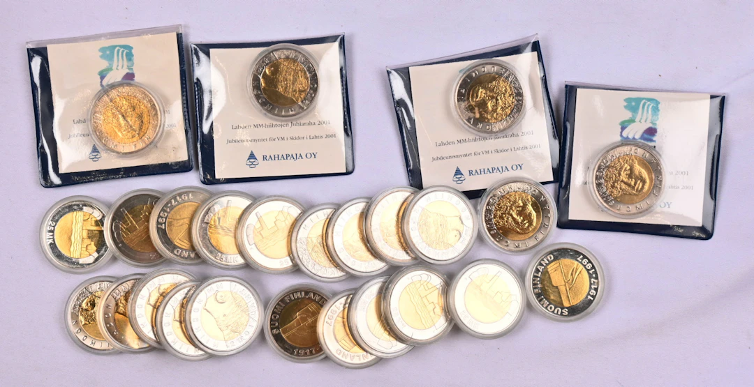 Fine selection of silver commemorative coins from 10 markka to 50