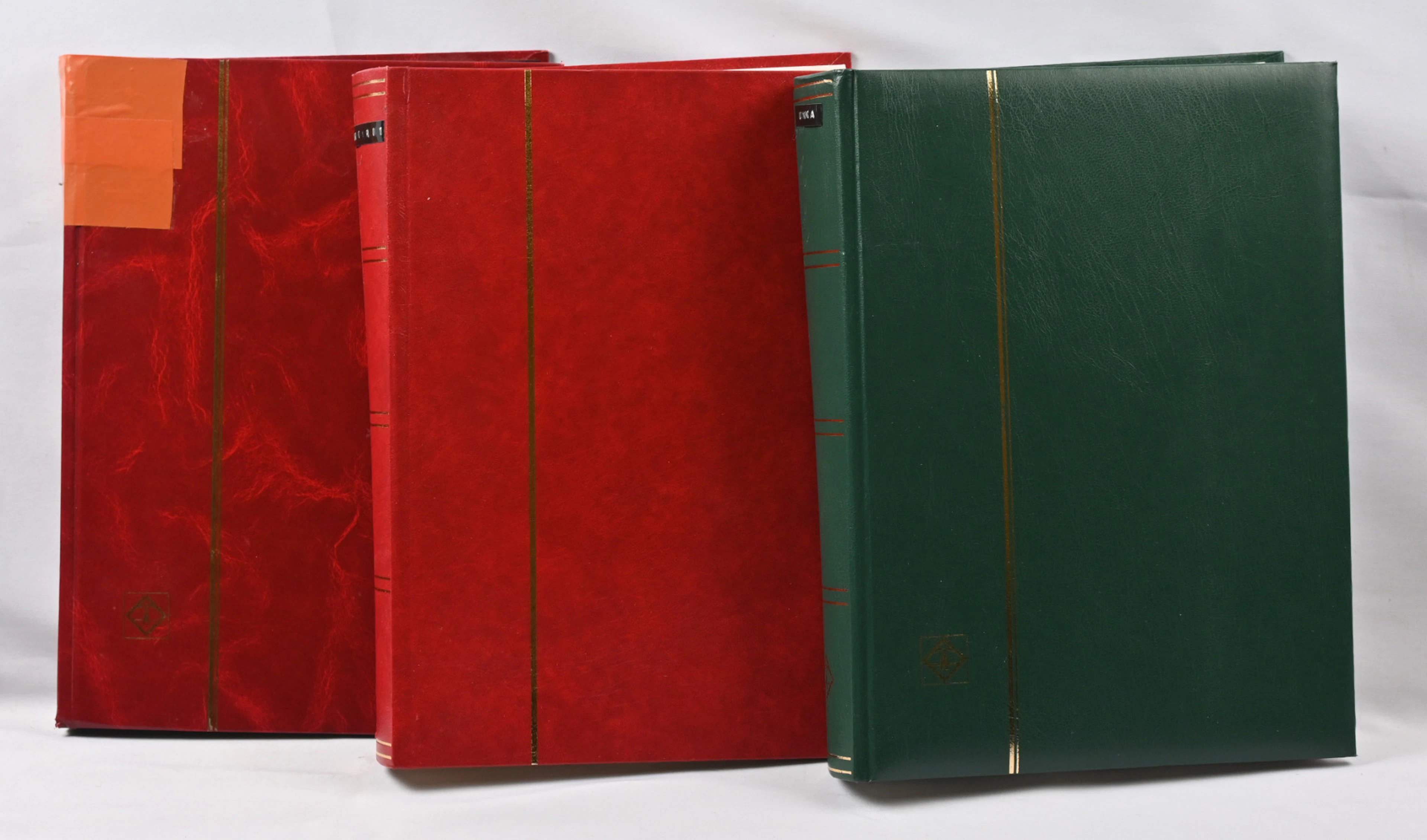 Basic collection/stamp selection in three stockbooks.