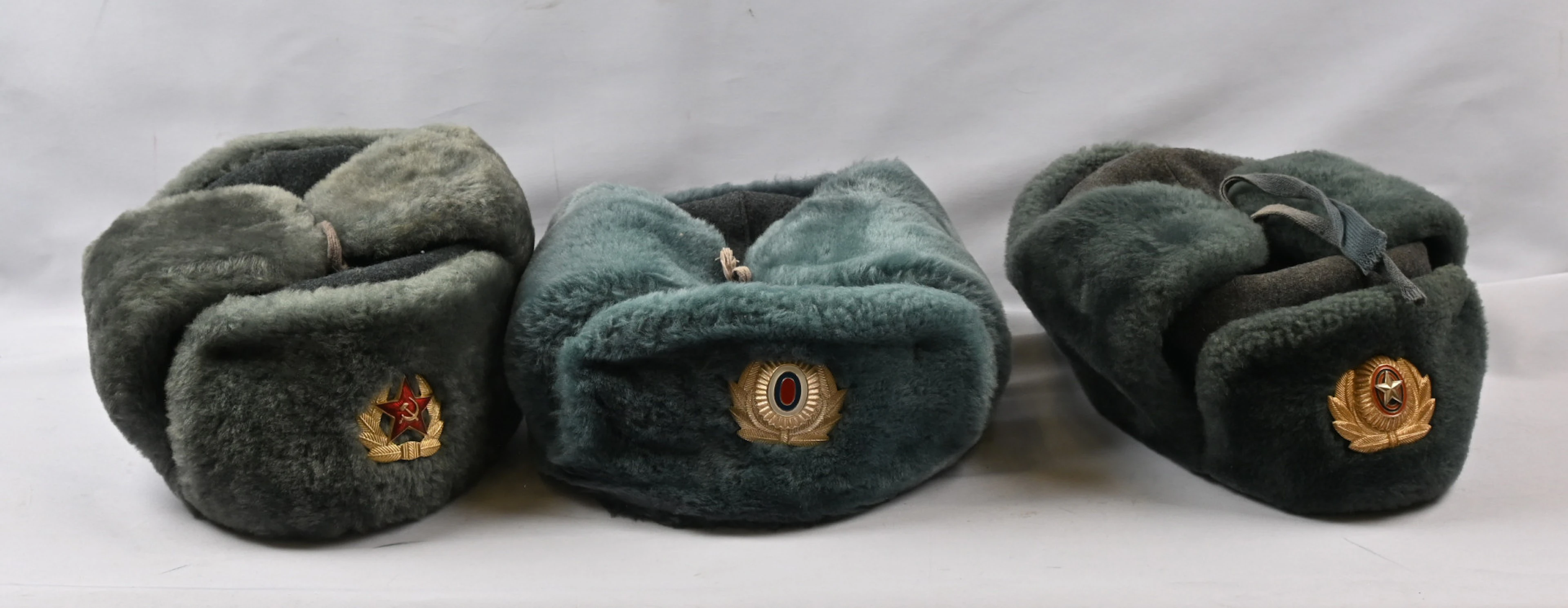Different headwear of soldiers from the Soviet Union as well as Russian