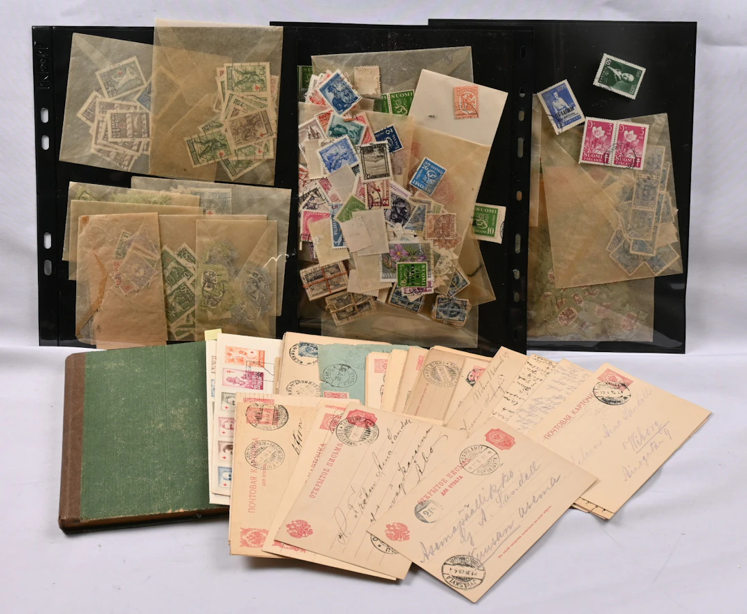 Small old selection of stamps in bags etc. as well as a little bit