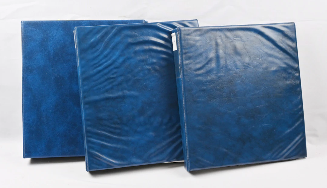 1998 - 2001 in three binders commemorative stamps, definitive stamps