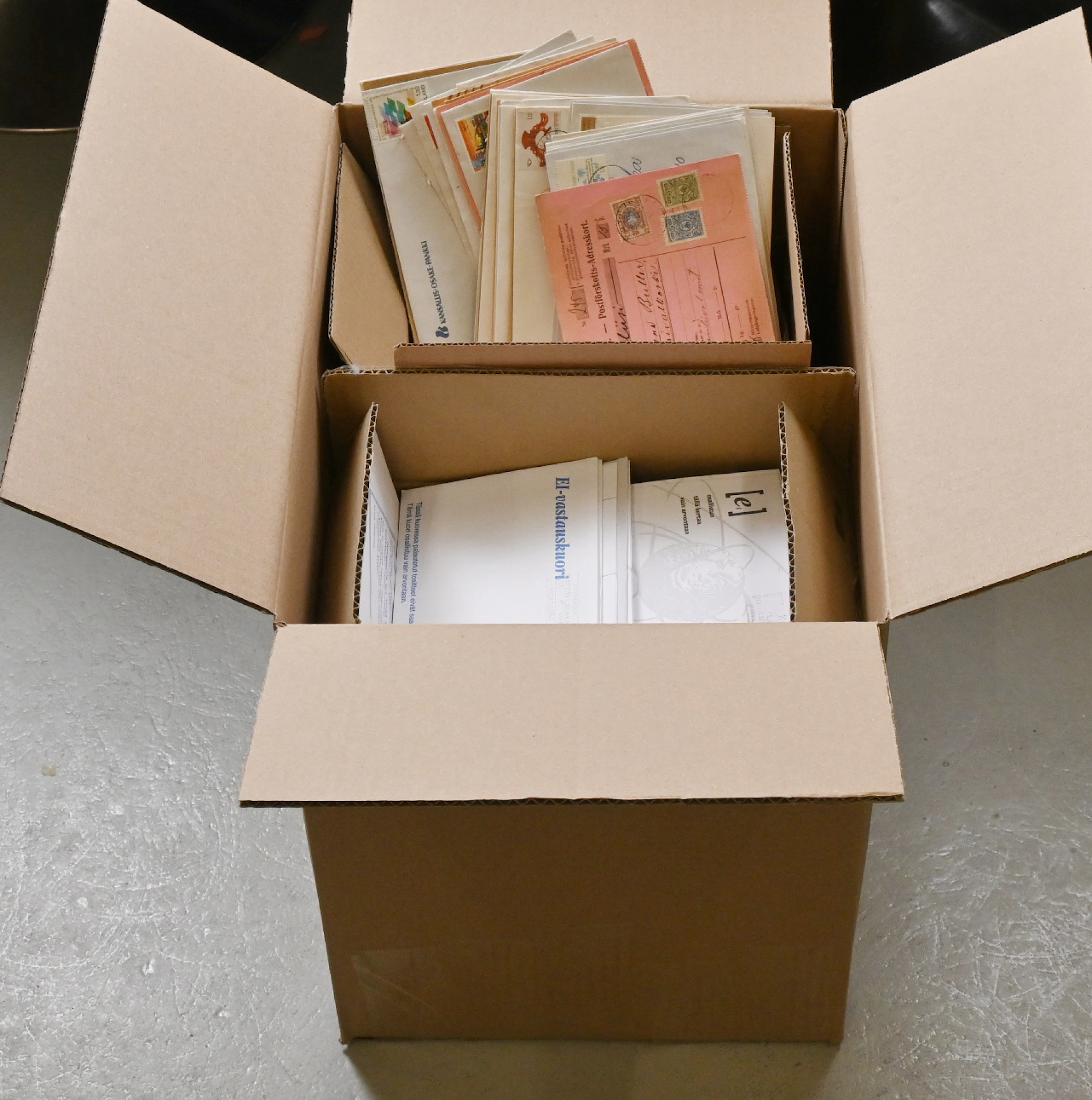 Issue 1889 onwards postal item lot of ca. 1300 items, eg. stamps from